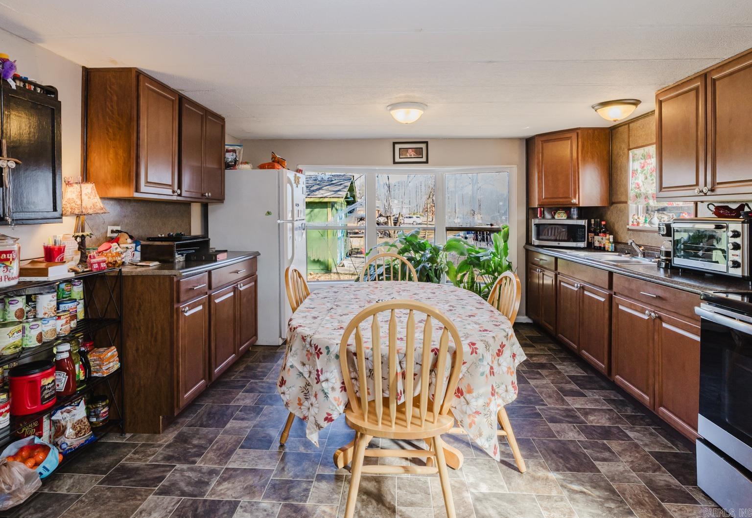SHERWOOD ESTATES - Residential