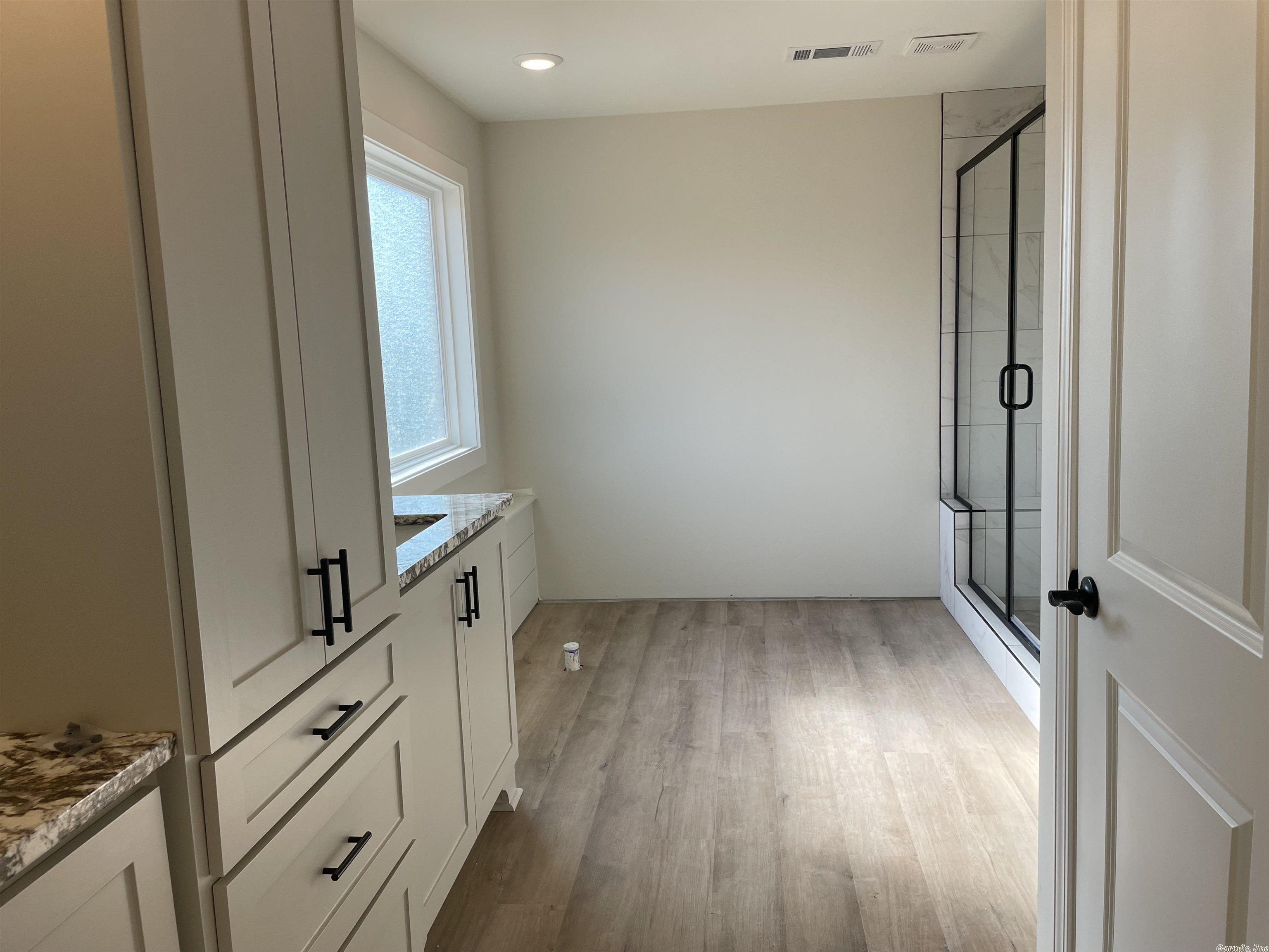 TIMBER POINT - Residential