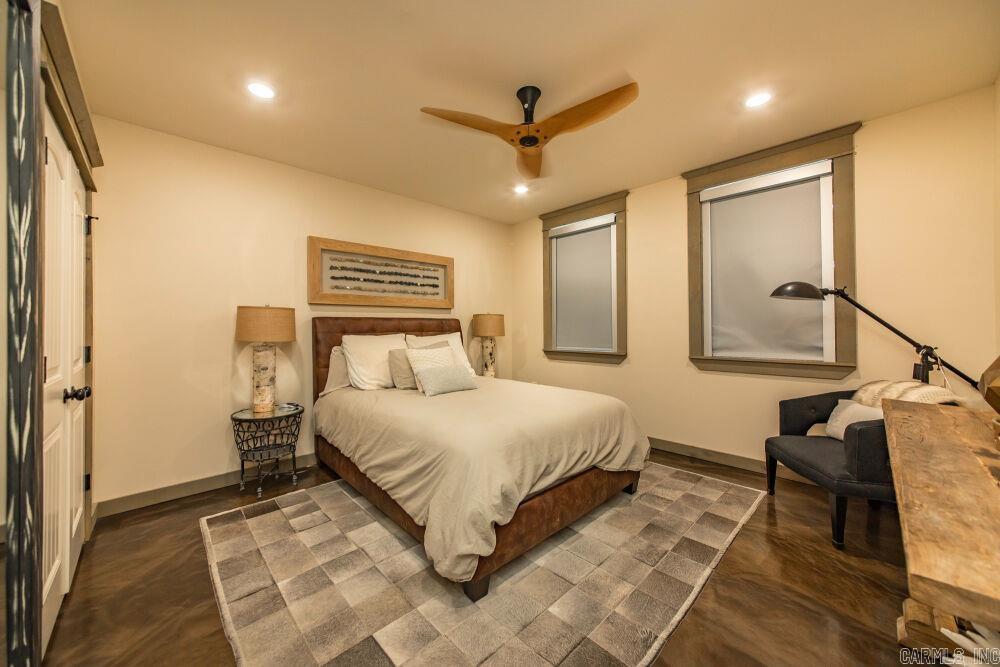 NARROWS INN AT GREERS FERRY HPR - Residential