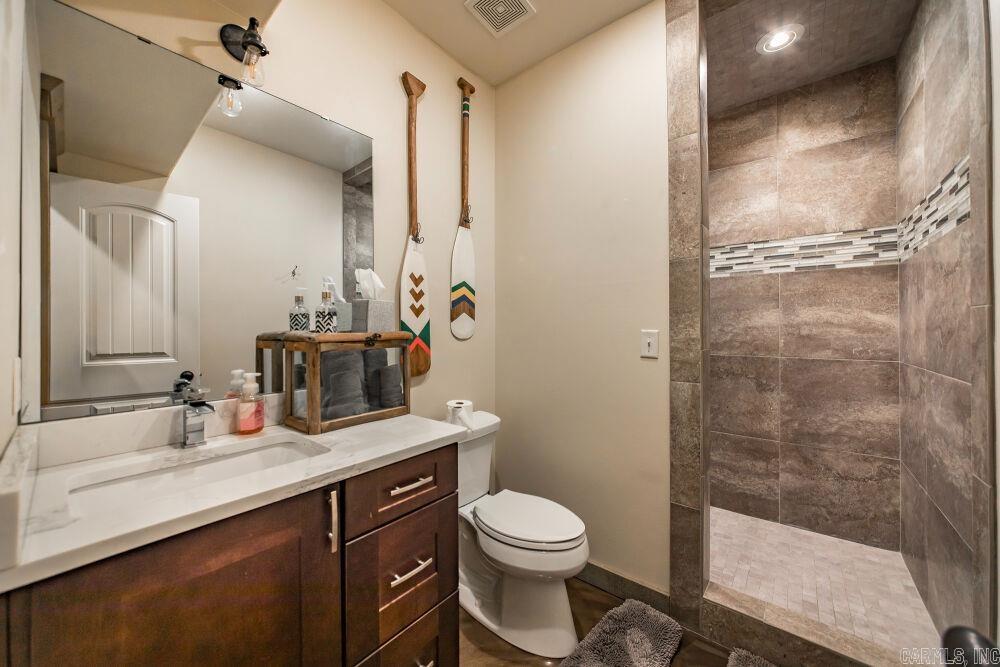 NARROWS INN AT GREERS FERRY HPR - Residential
