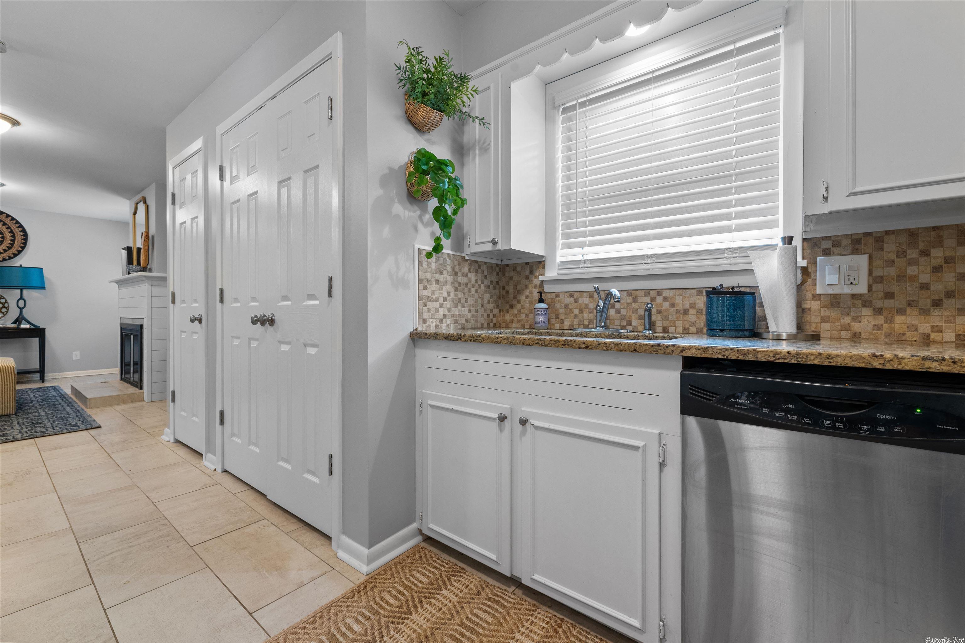 INDIAN HILLS - Residential