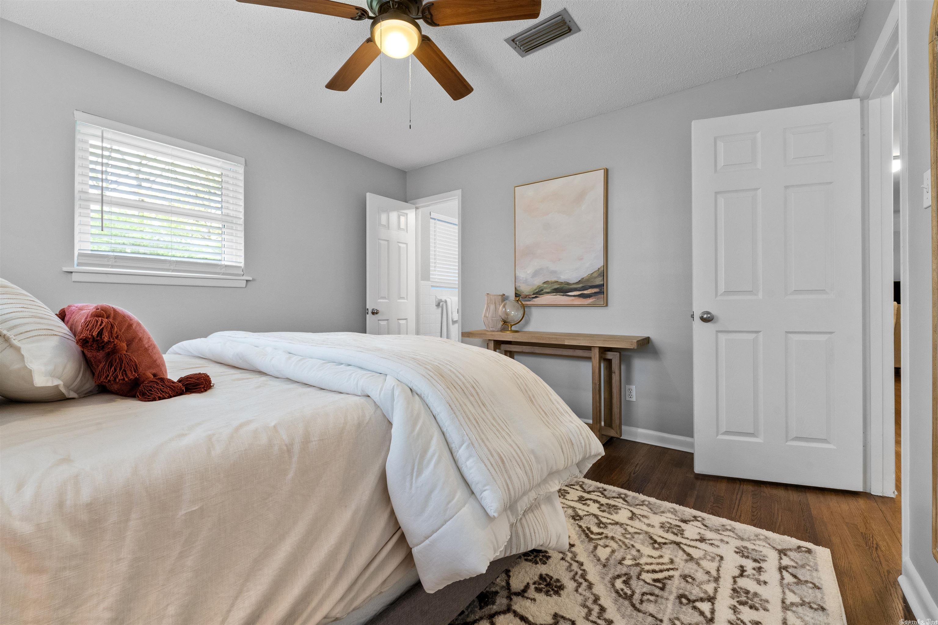 INDIAN HILLS - Residential