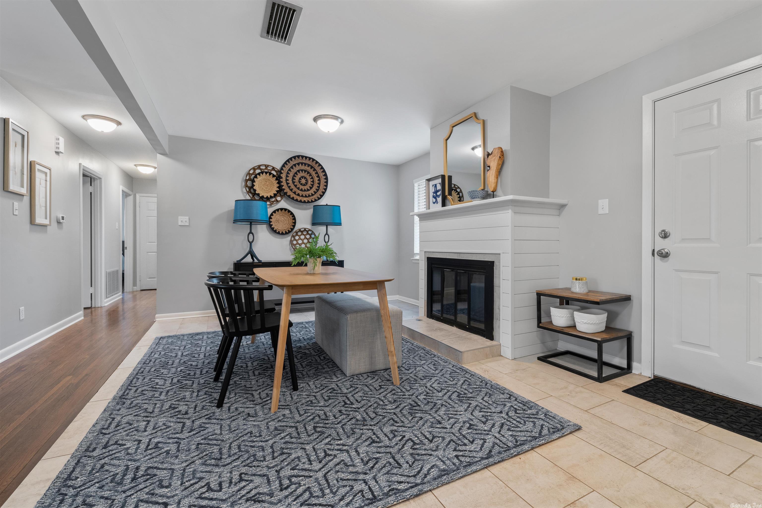 INDIAN HILLS - Residential