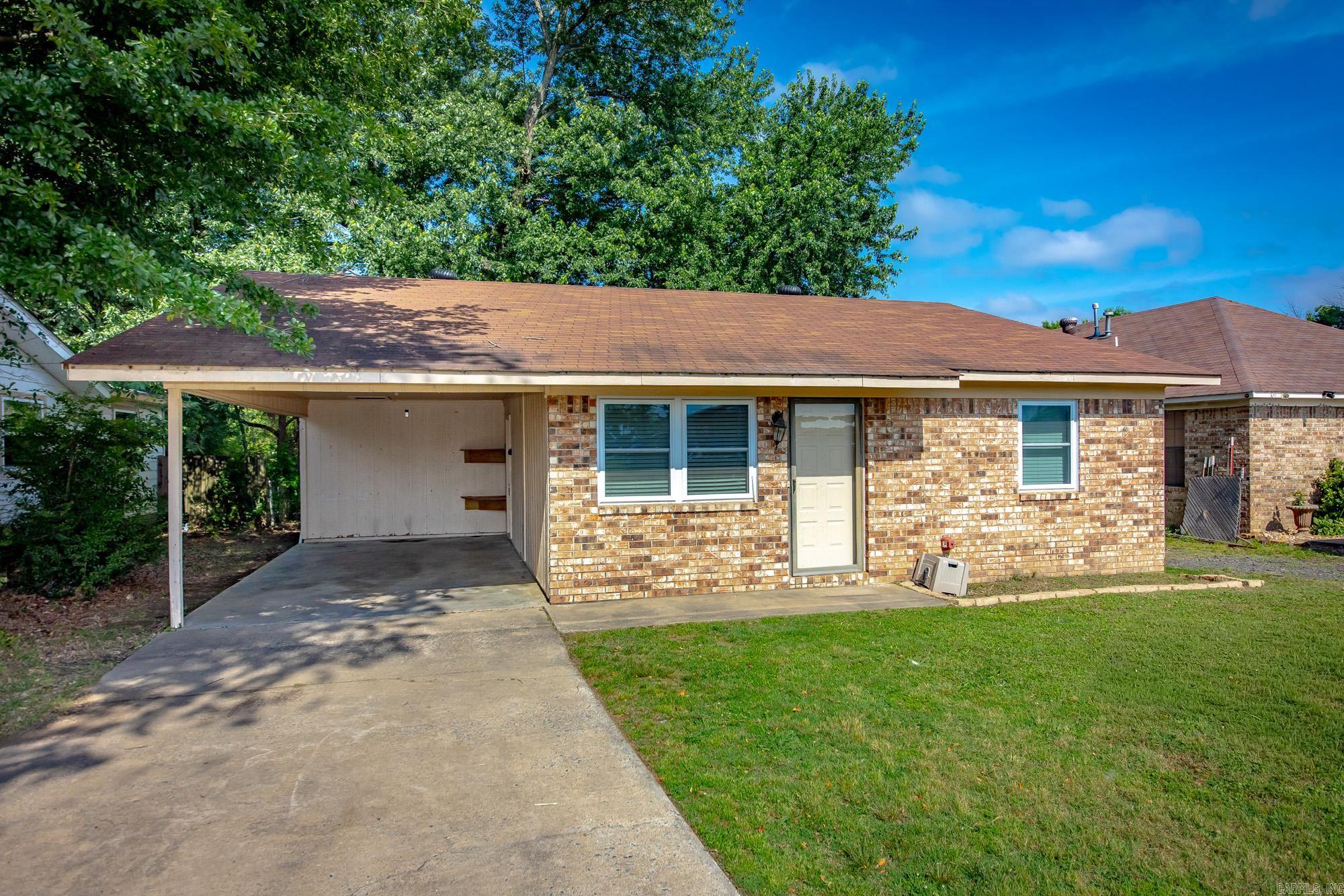 LOCATION, LOCATION, LOCATION Welcome to 219 S Center in the heart of Conway walk or bike to UCA & CBC college Campus. This charming 3-bedroom, 1-bath home is Conveniently situated near Conway schools, sports venues, shopping, dining, and everyday amenities, this property offers easy access to everything that makes Conway such a desirable place to live. Inside, you’ll find fresh paint and durable luxury vinyl plank flooring that create a clean, updated feel throughout the home. The spacious backyard provides plenty of room for pets, play, gardening, or entertaining. Whether you’re looking for a primary residence, investment opportunity, or game-day convenience near local athletic facilities, this home delivers comfort, convenience, and value in a prime location.