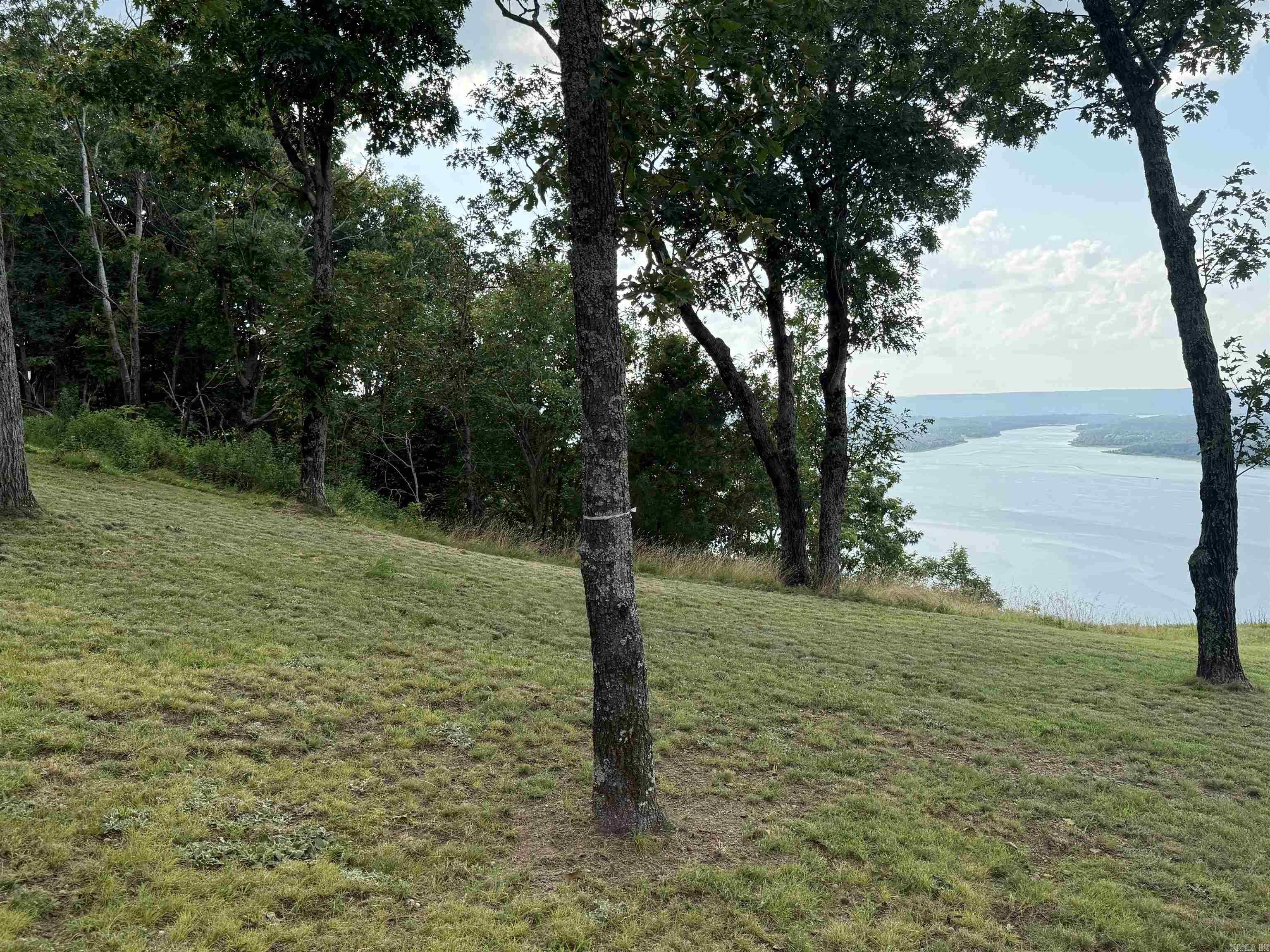 Diamond Bluff - Land