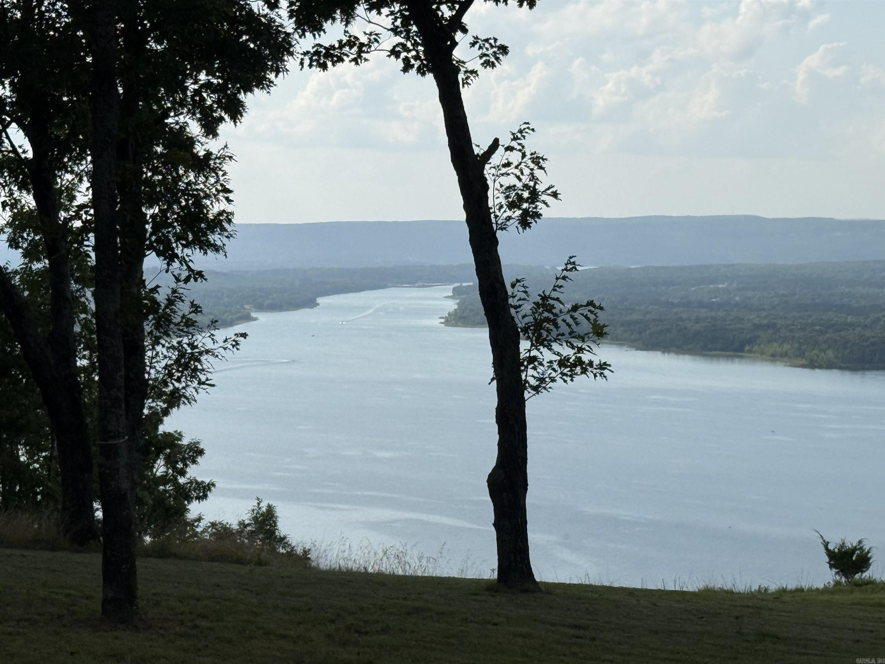 Diamond Bluff - Land