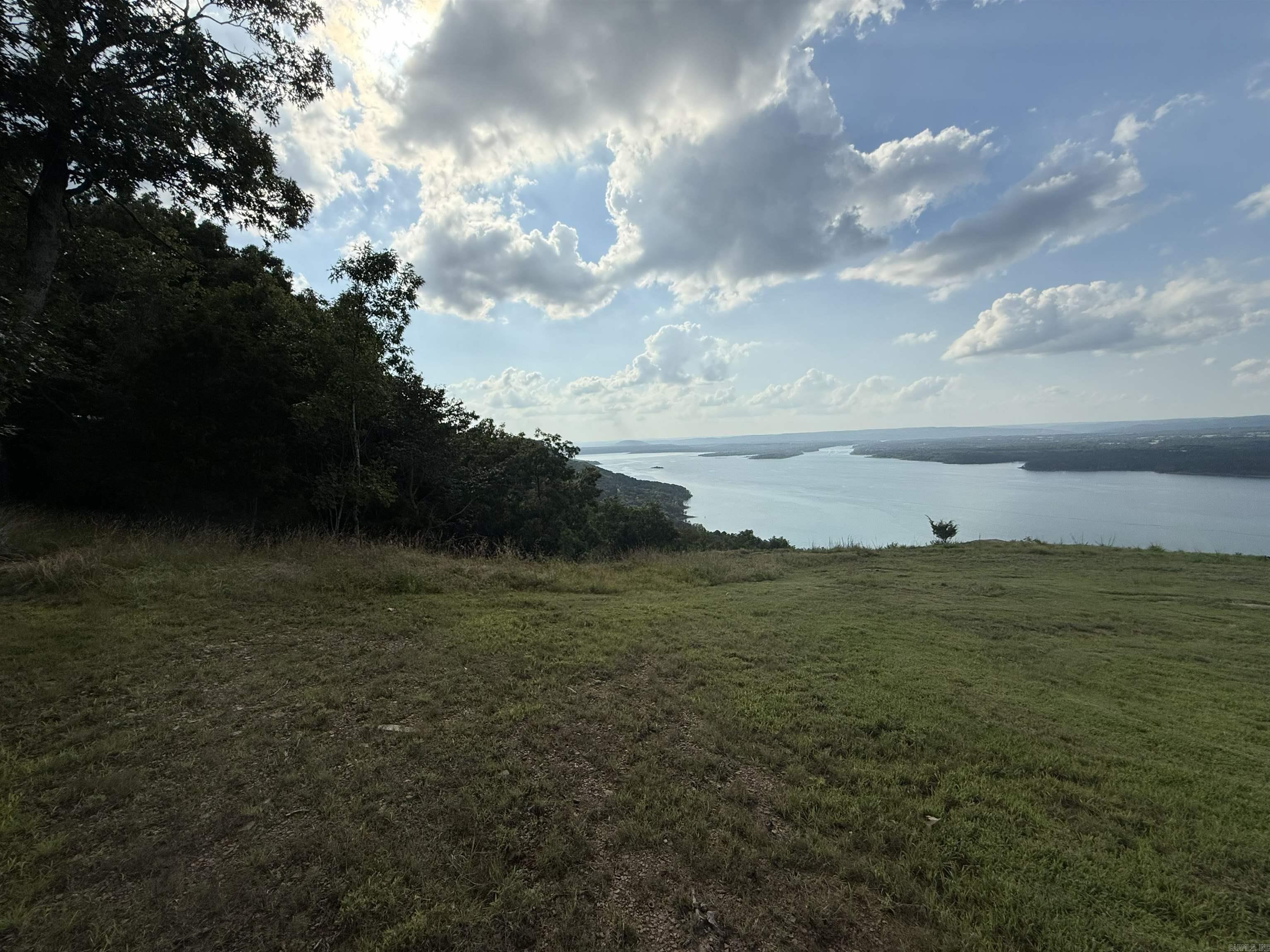 Diamond Bluff - Land