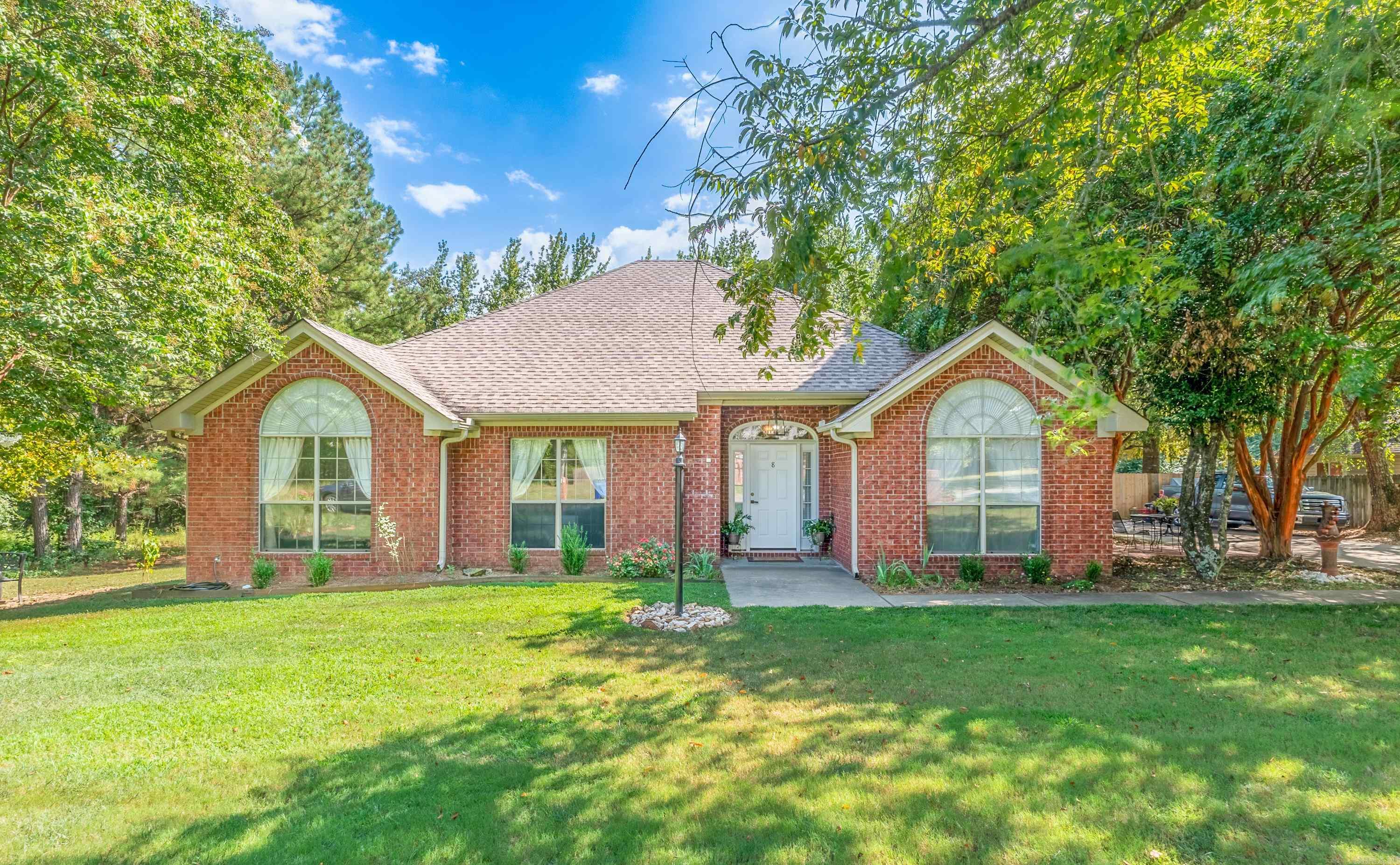 Imagine a peaceful quiet home,  Enter this peace invoking home with an easy commute to Conway, Little Rock and points beyond.   Imagine Entering this great home with room to entertain in a large living room, ground floor bonus room, spacious kitchen and lovely dining room.   Imagine, smiling and giggling and laughing while  playing in this private yard with kids of all ages.    Imagine calling 8 Glendale Circle your next home.