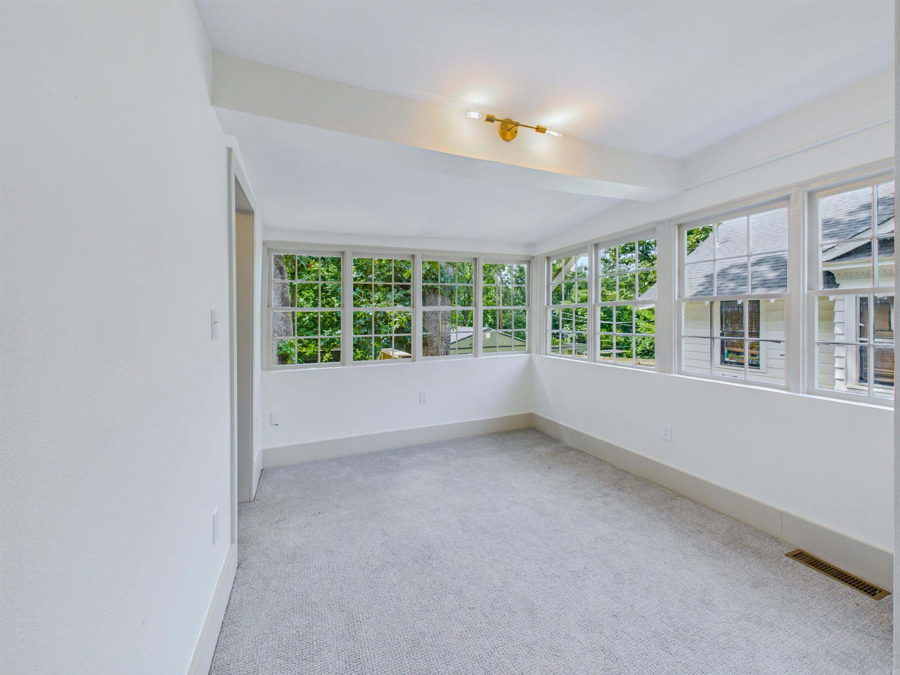 HILLCREST - Residential