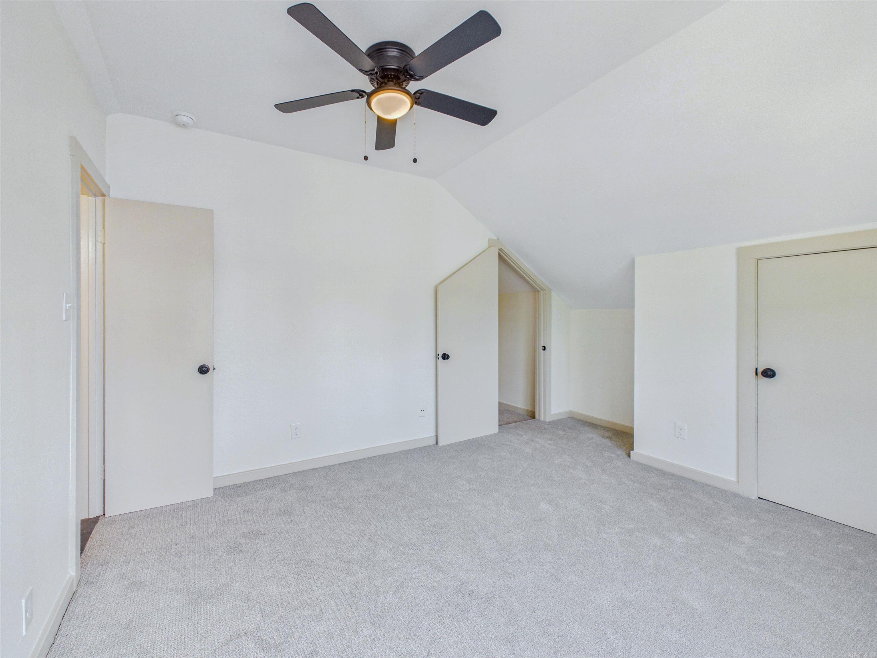 HILLCREST - Residential