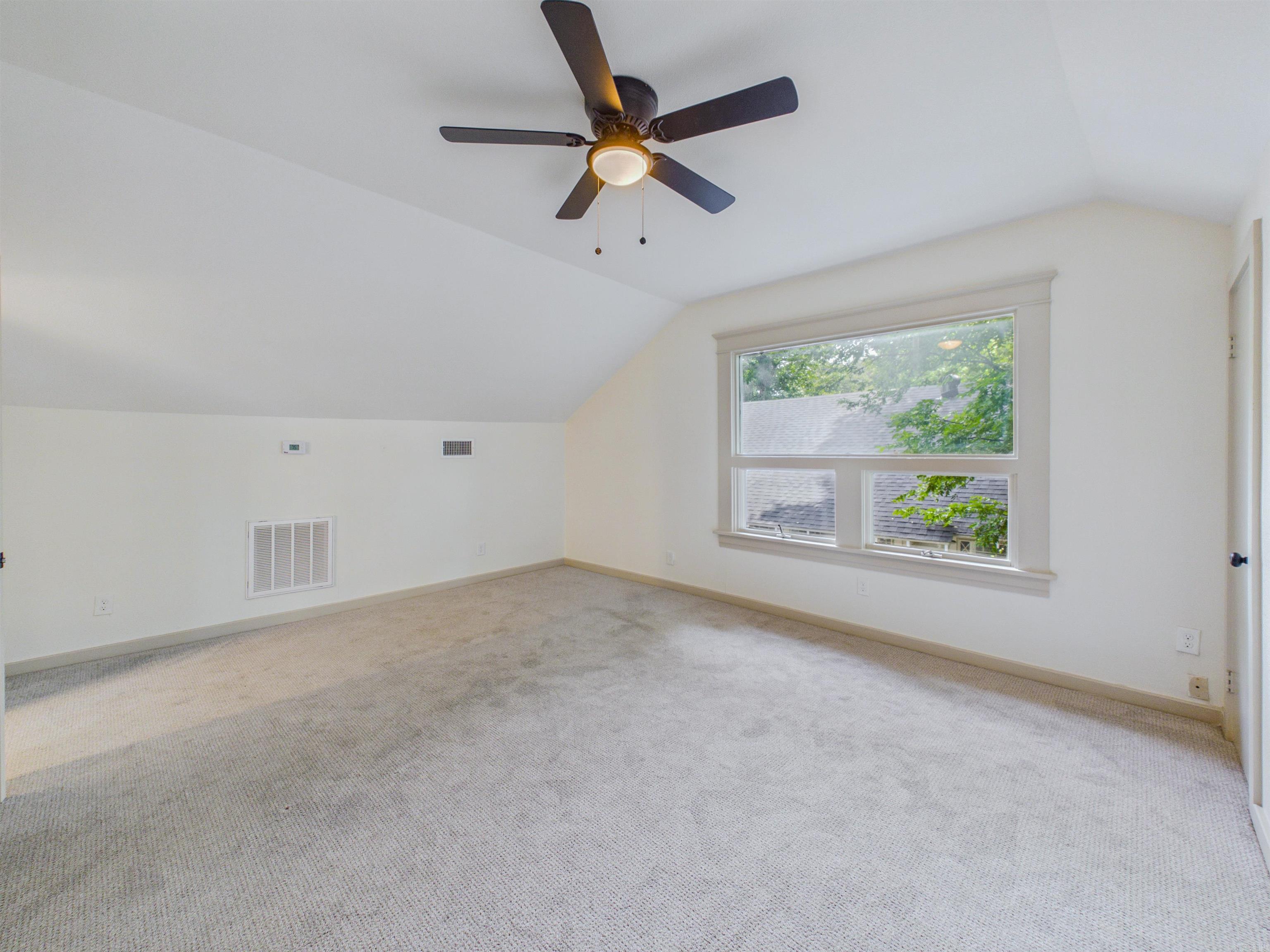 HILLCREST - Residential
