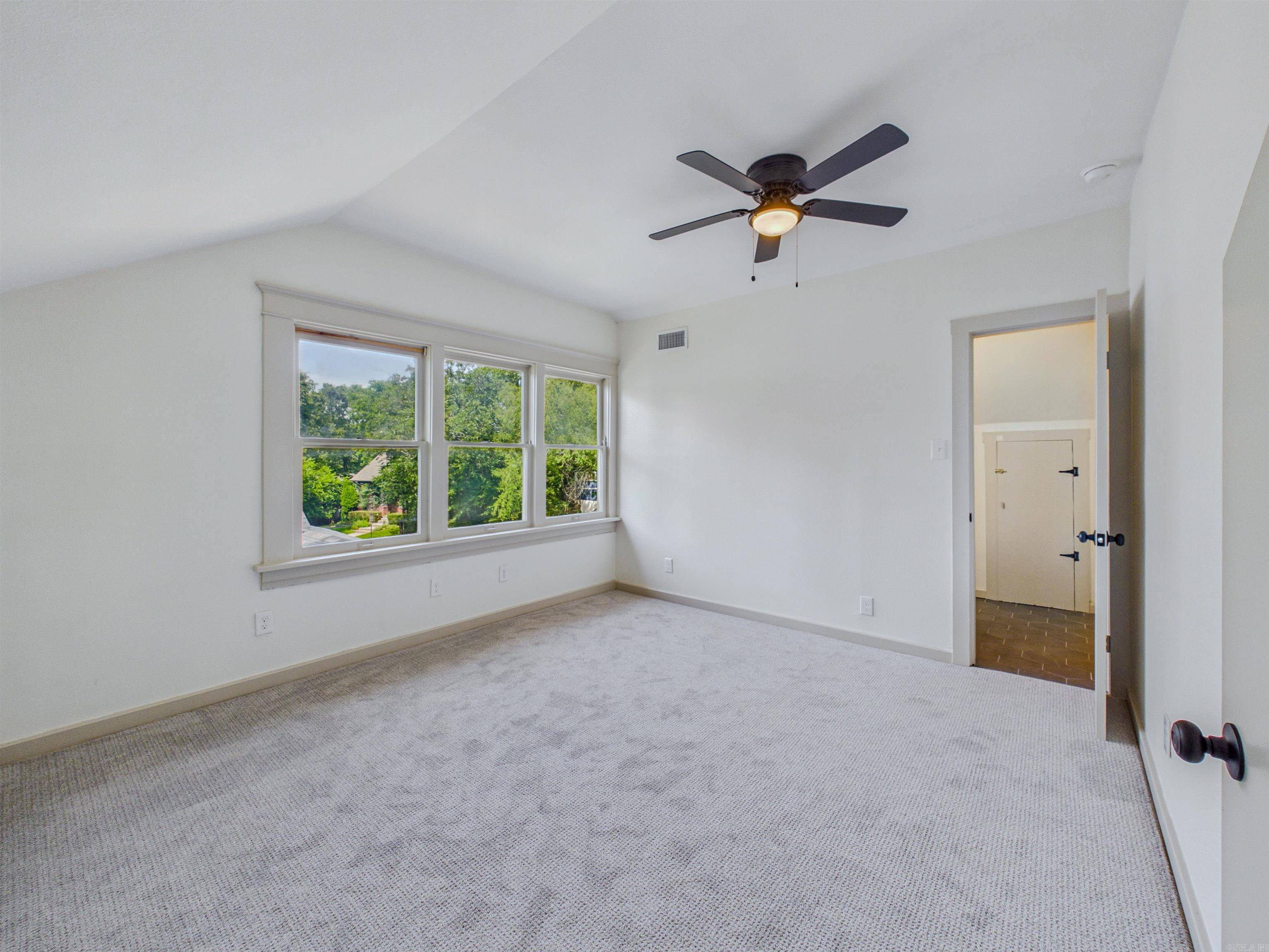 HILLCREST - Residential
