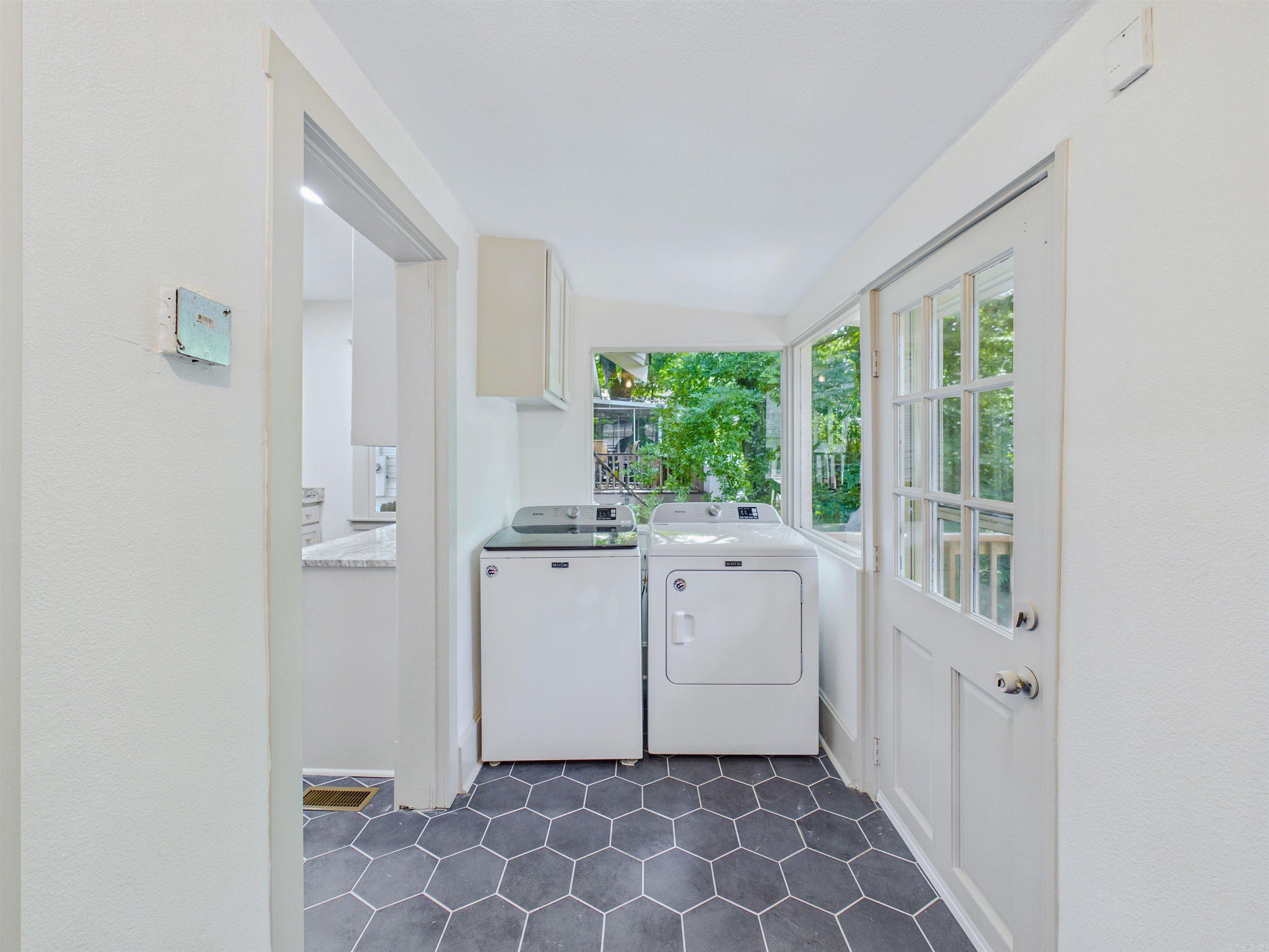 HILLCREST - Residential