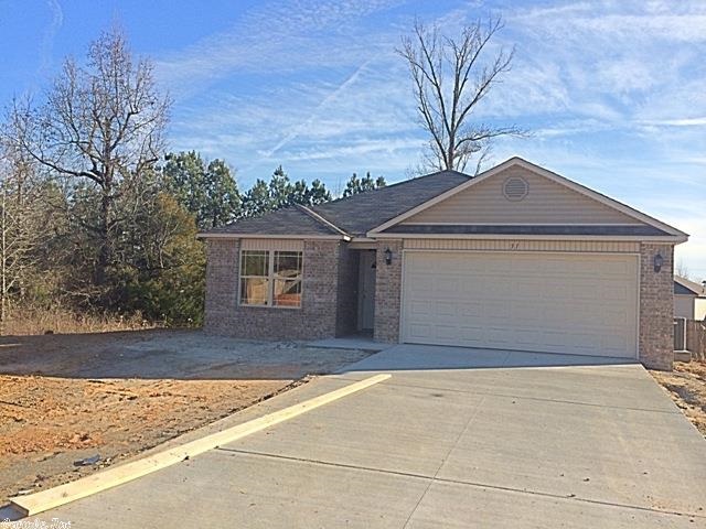 NEW 3BR 2BTH Home in Cul-de-sac! Split Floor Plan! Tray Ceiling in Master Bedroom! HUGE Walk-in Closet in Master Bath! Beautiful Kitchen with Lots of Cabinets! Pantry! Laundry Room! 2 Car Garage!