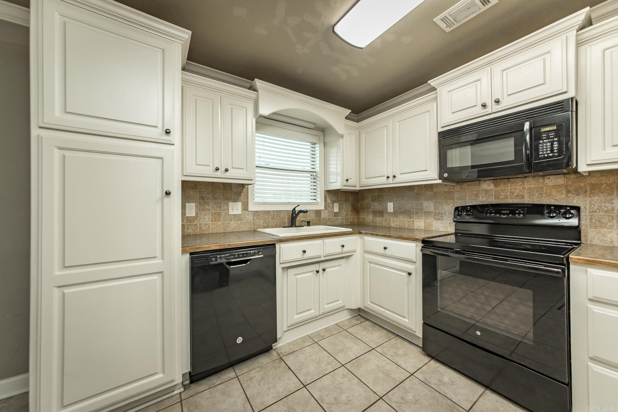 CROSS CREEK - Residential