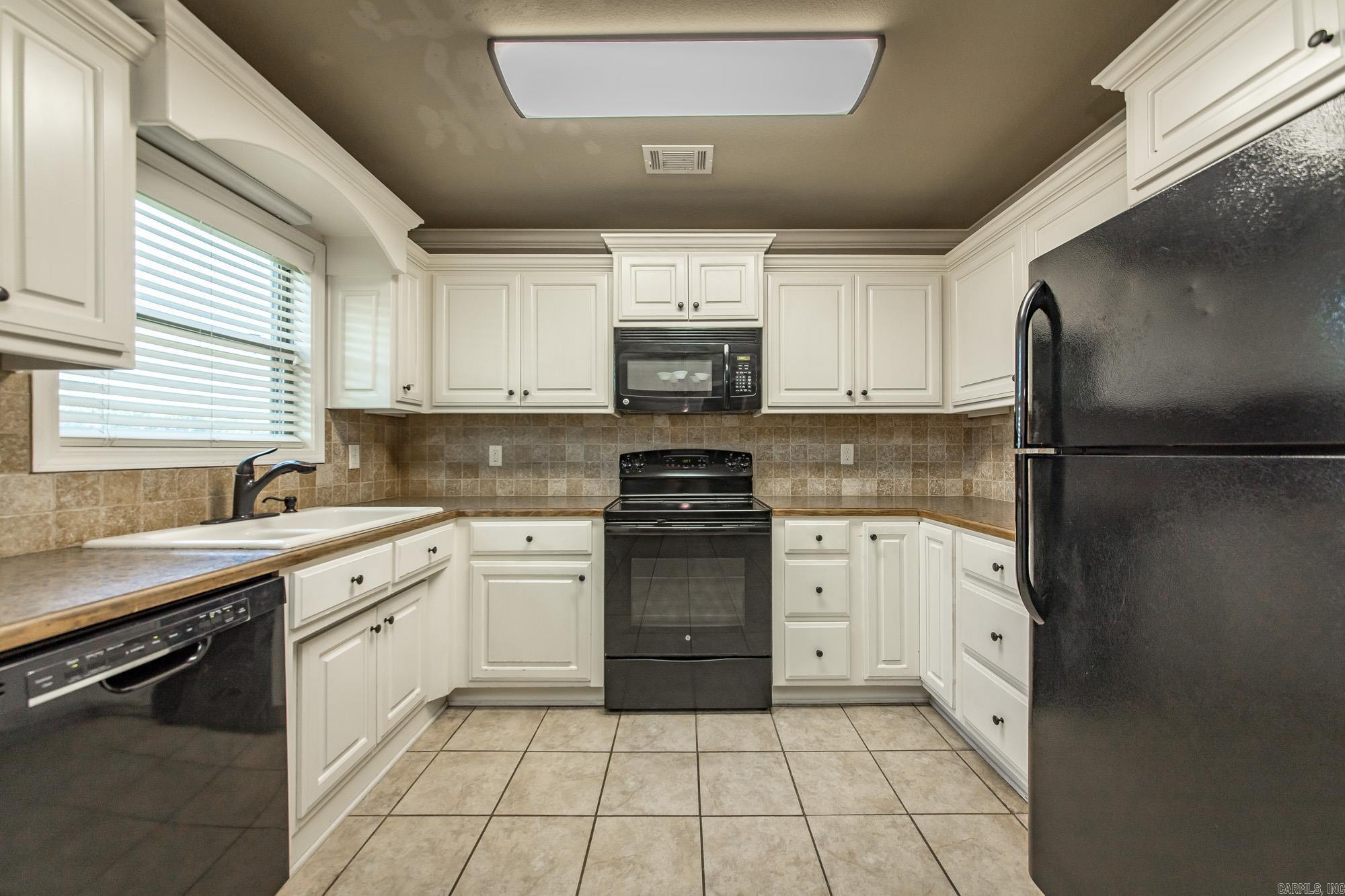 CROSS CREEK - Residential