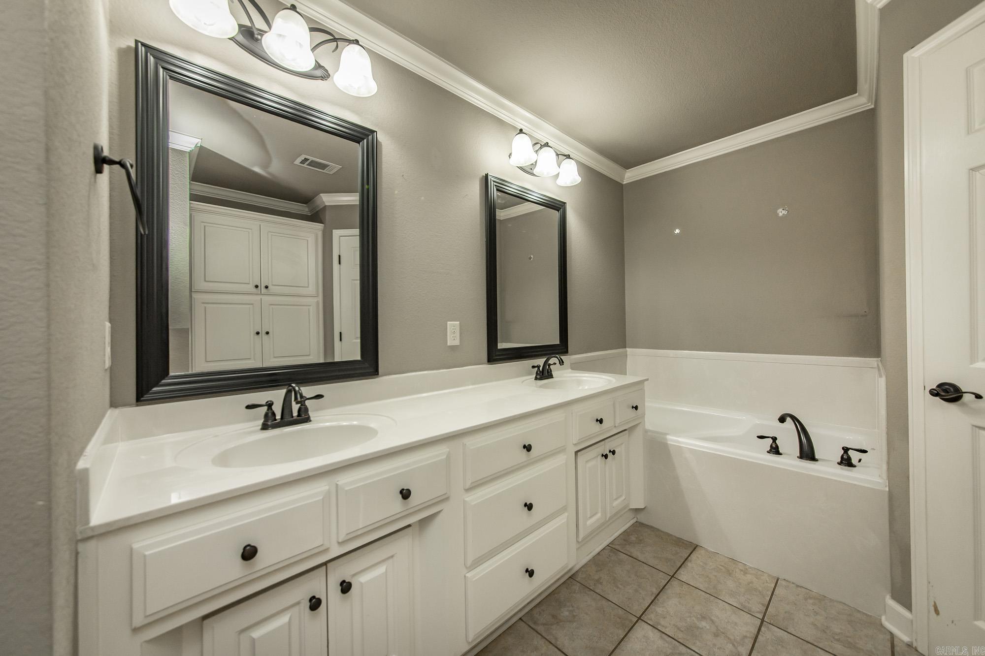 CROSS CREEK - Residential