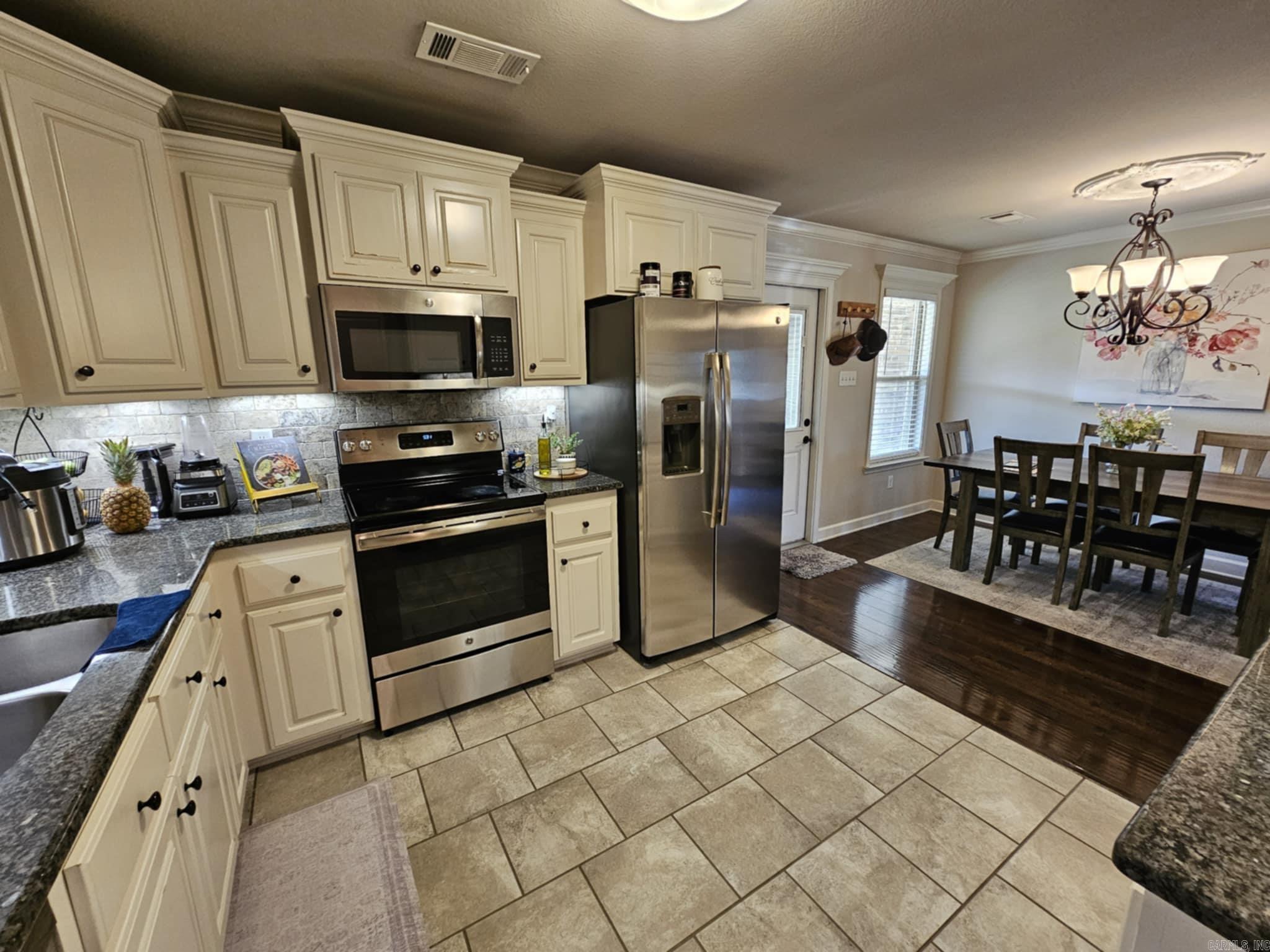 HUNTINGTON PLACE - Residential