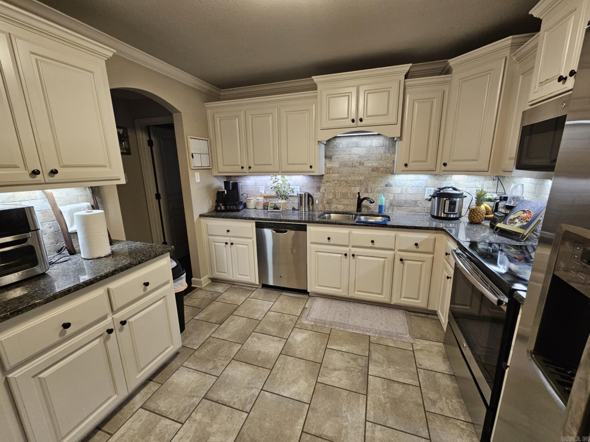 HUNTINGTON PLACE - Residential