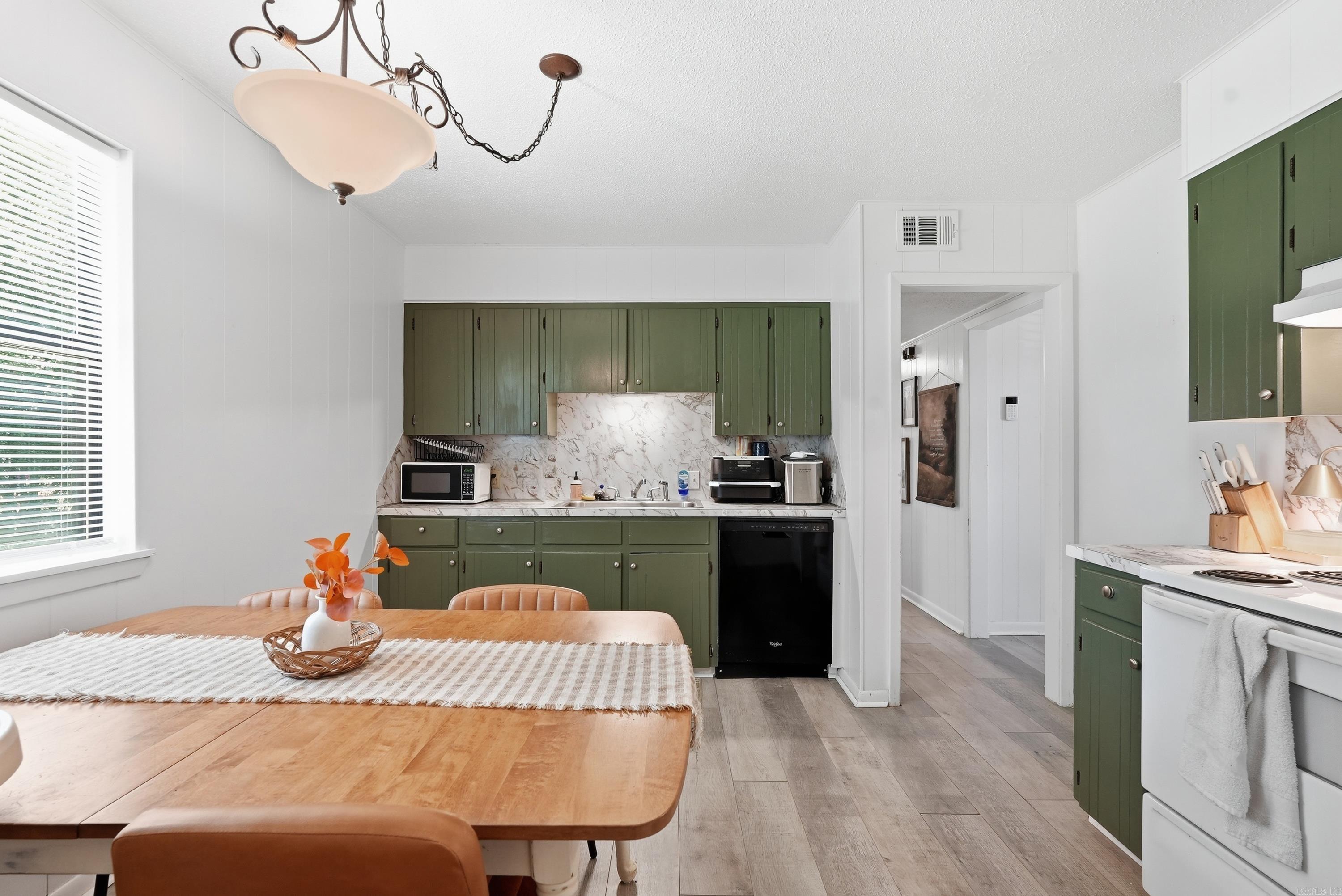 BROWNS - Residential