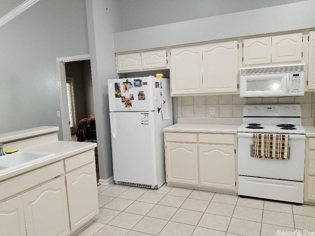 MAGELLAN COURTS - Residential