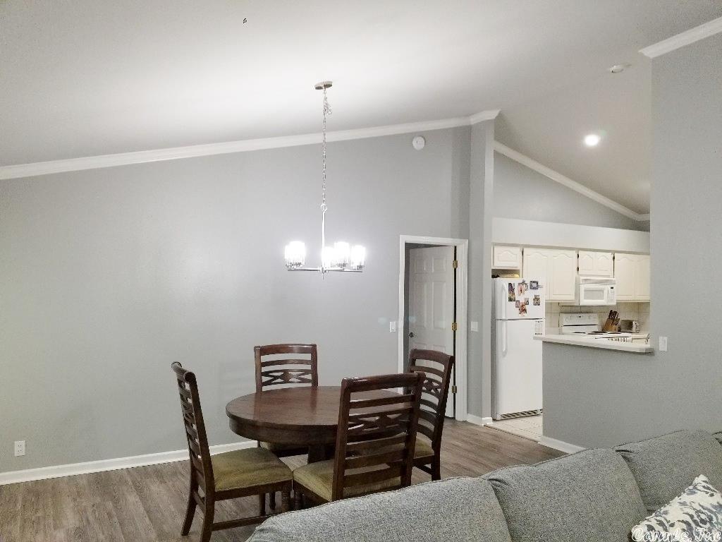 MAGELLAN COURTS - Residential