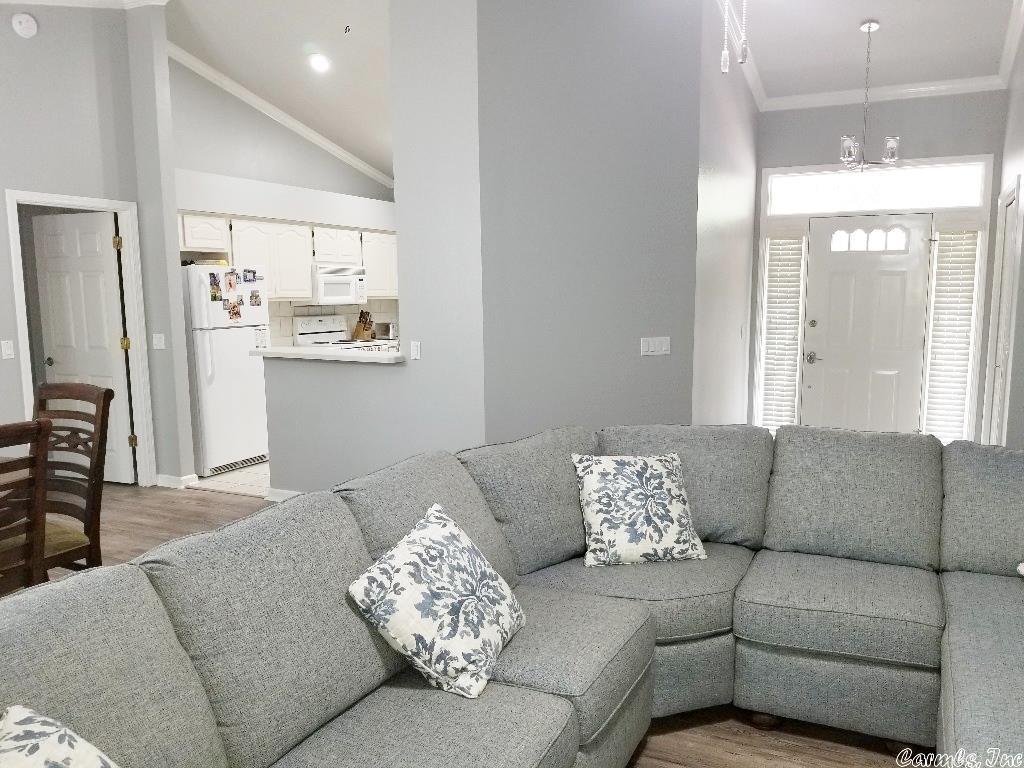 MAGELLAN COURTS - Residential