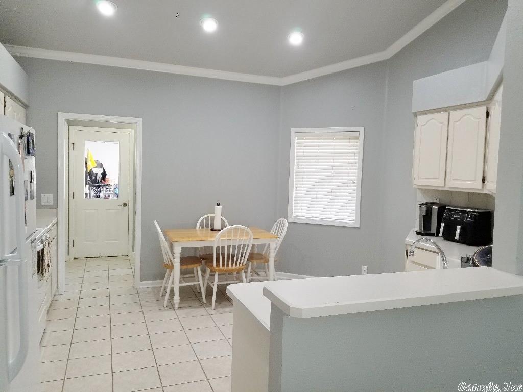MAGELLAN COURTS - Residential
