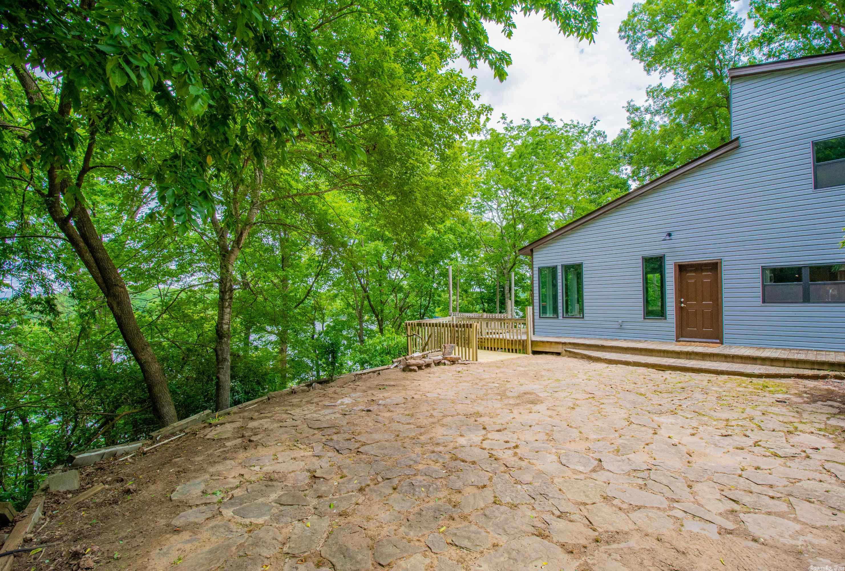 BRUSHY LAKE - Residential