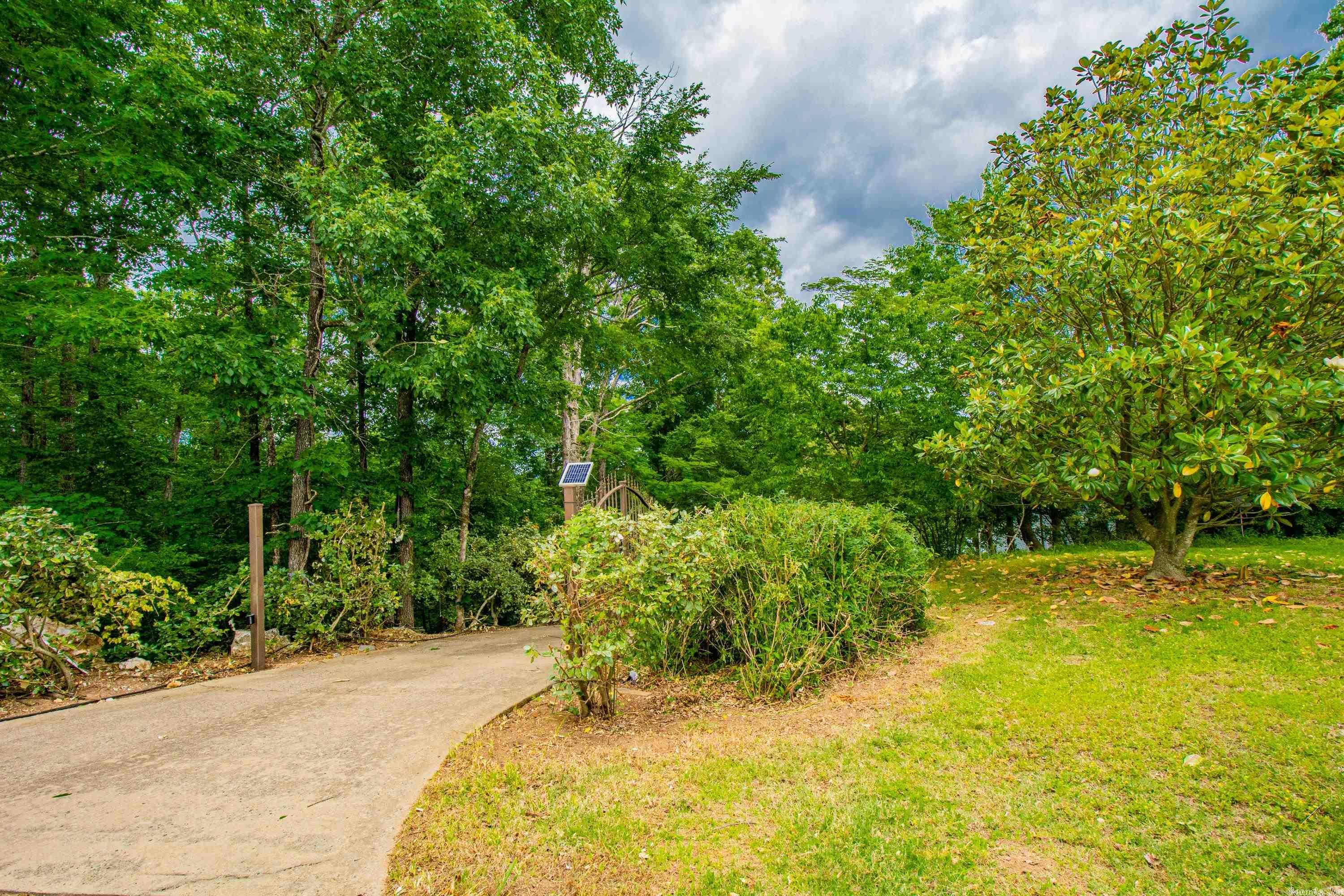 BRUSHY LAKE - Residential