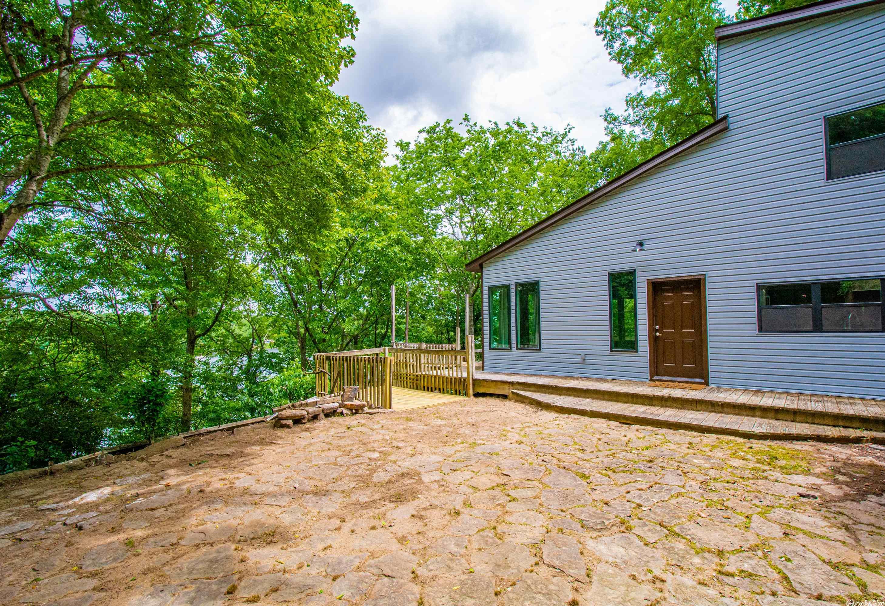 BRUSHY LAKE - Residential