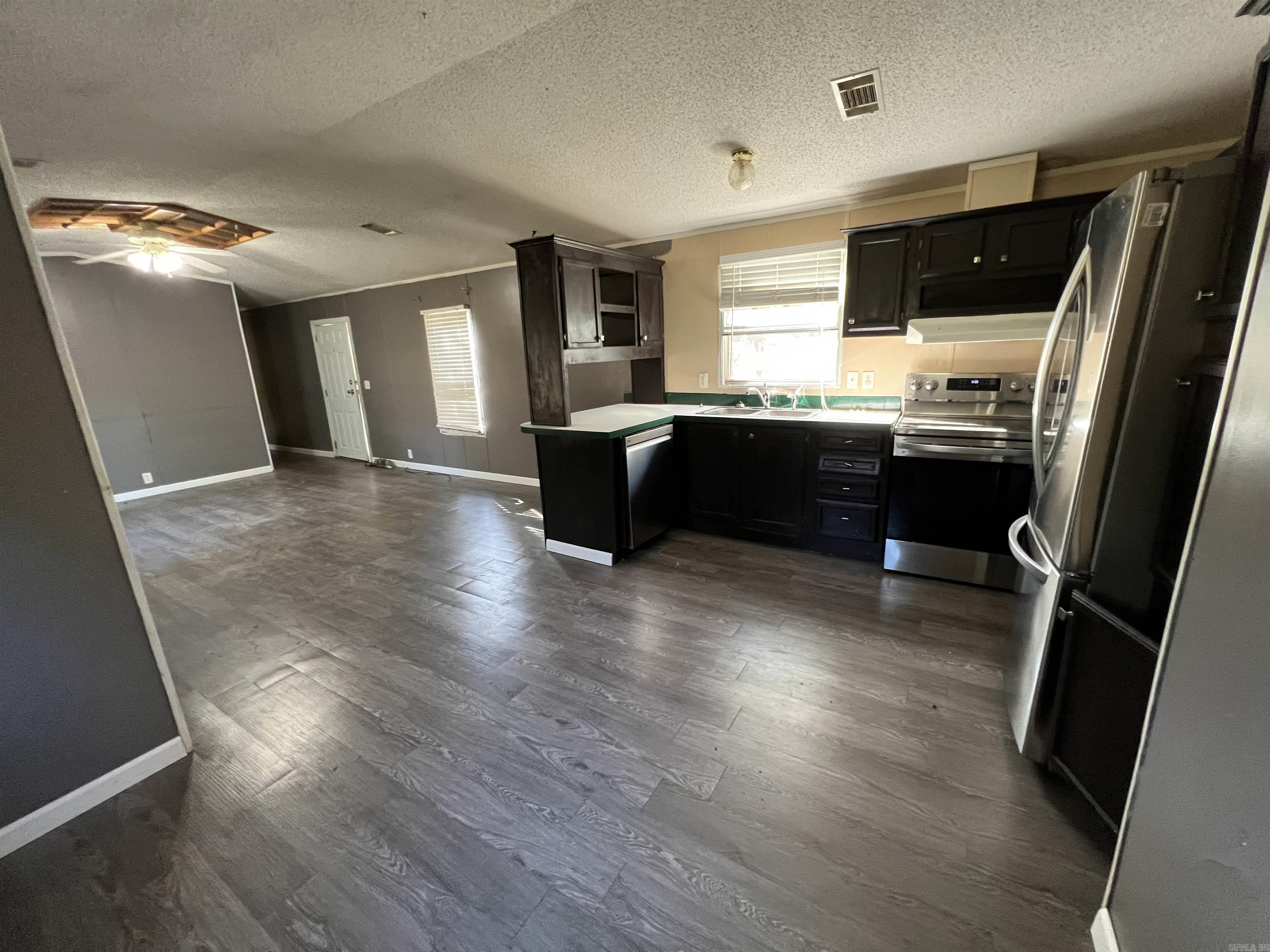 LAKEWOOD - Residential