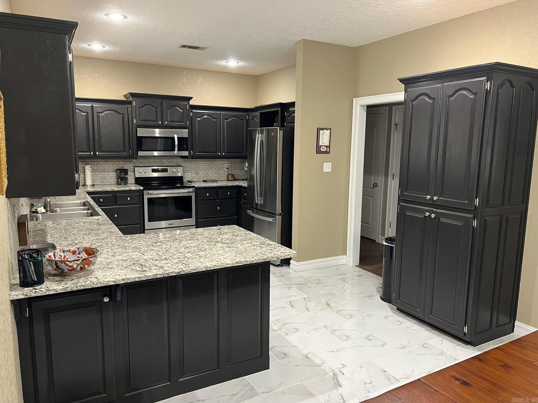 MEADOWBROOK ADDN - Residential