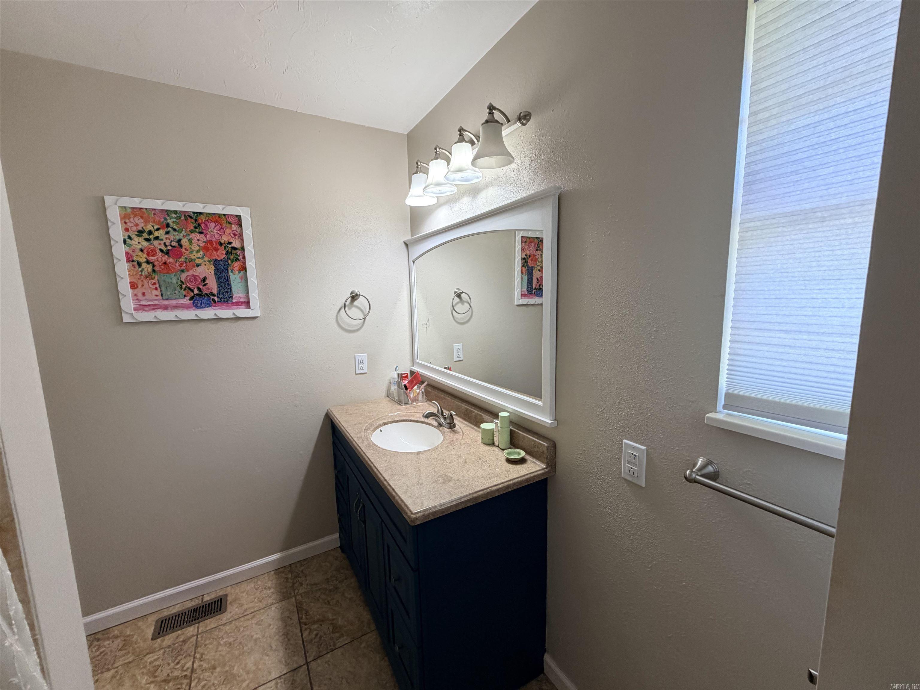 M&B PIGGOTT 2-20-8 - Residential