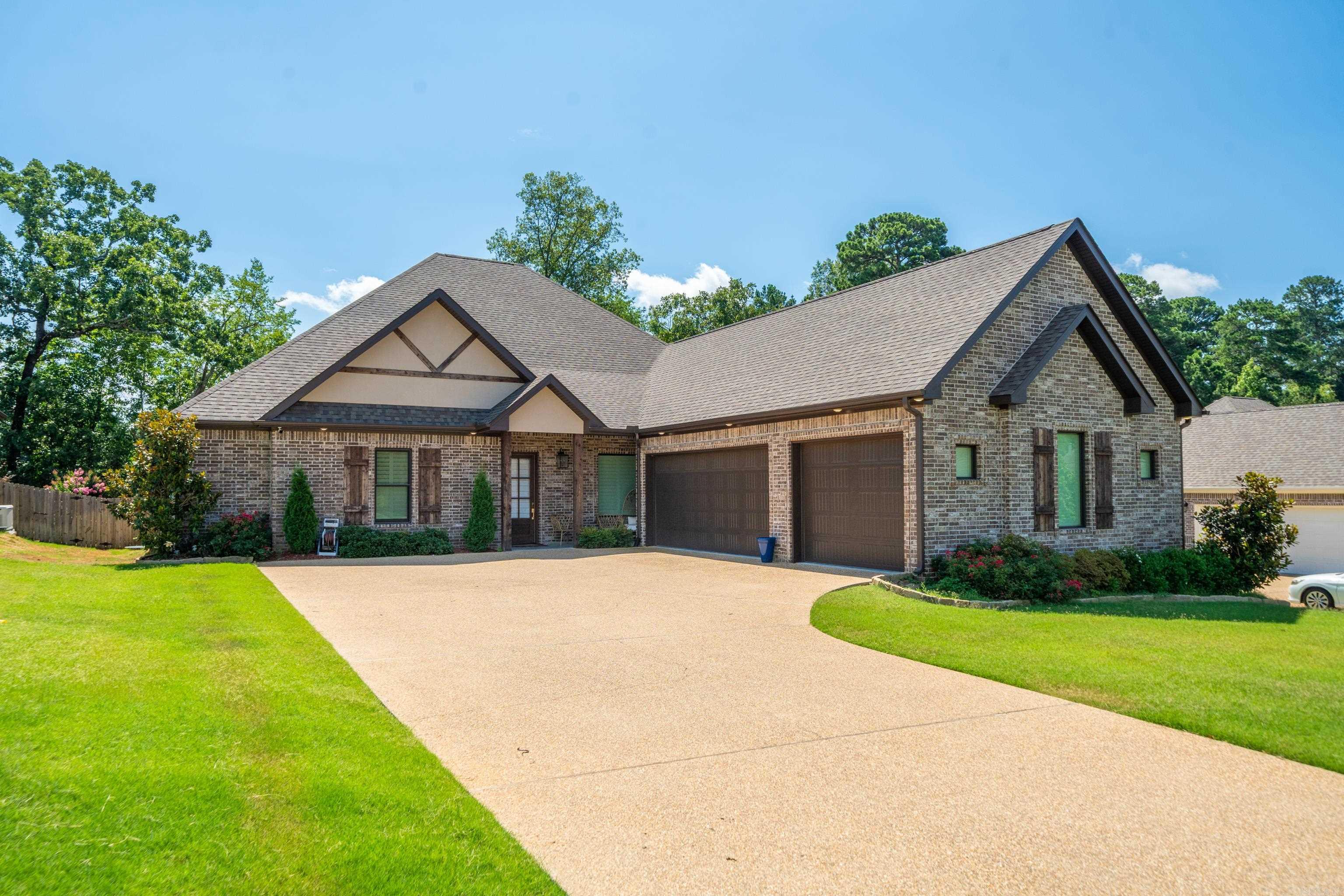 ARLINGTON PARK - Residential