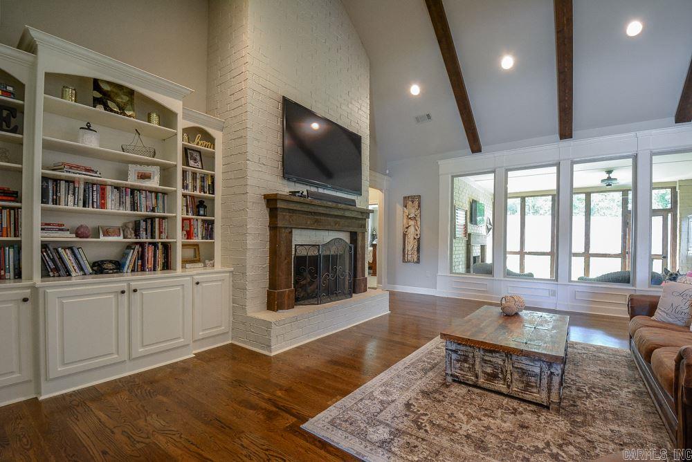 CHENAL VALLEY "MIRAMAR PLACE" - Residential