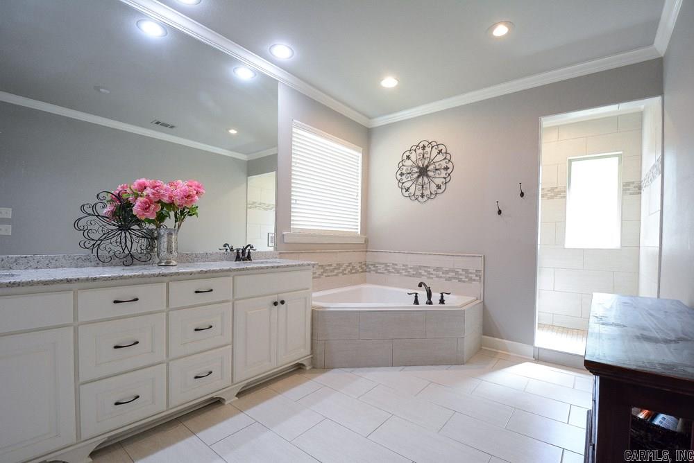 CHENAL VALLEY "MIRAMAR PLACE" - Residential