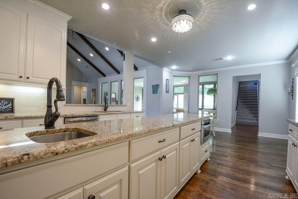 CHENAL VALLEY "MIRAMAR PLACE" - Residential