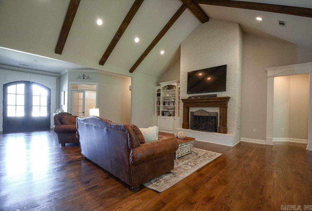 CHENAL VALLEY "MIRAMAR PLACE" - Residential