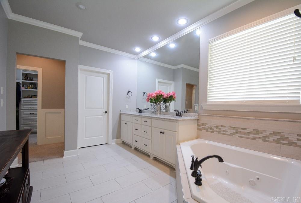 CHENAL VALLEY "MIRAMAR PLACE" - Residential