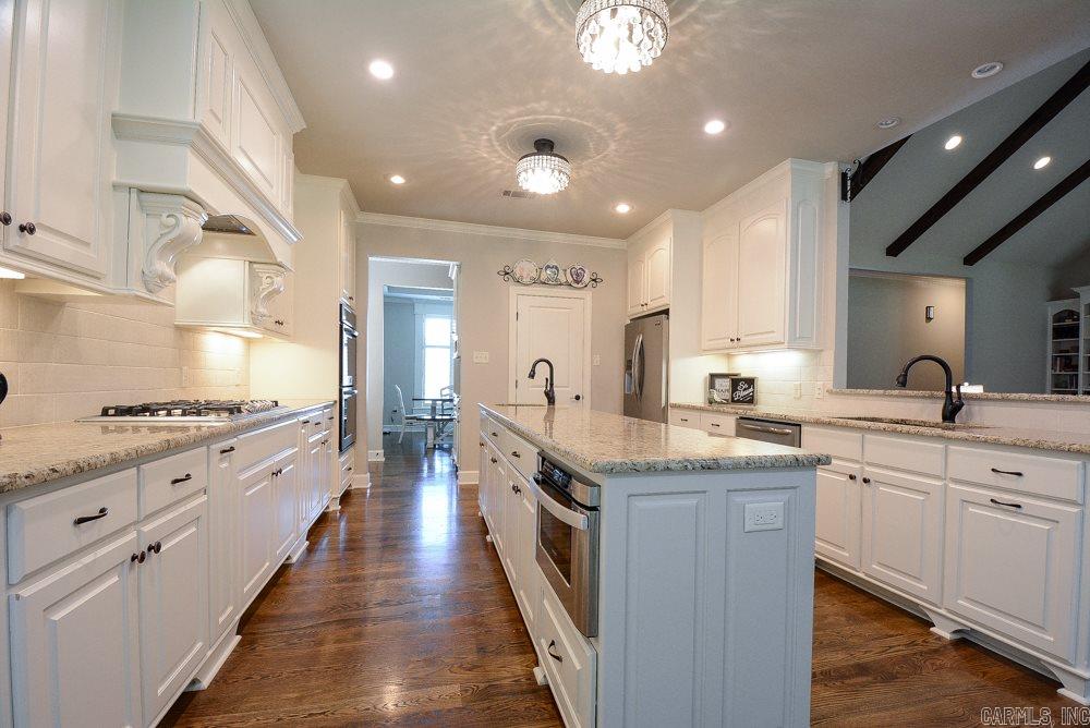 CHENAL VALLEY "MIRAMAR PLACE" - Residential