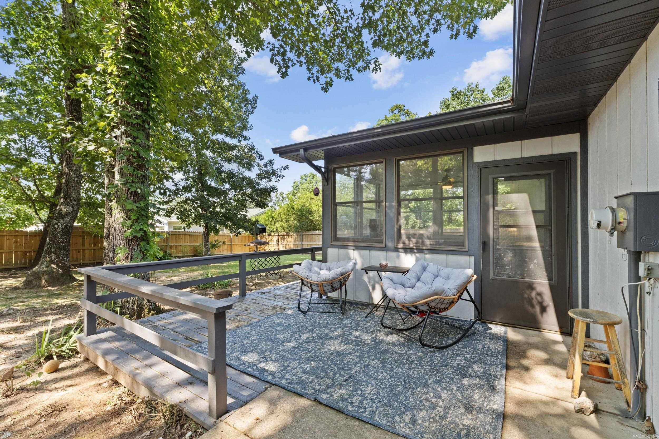 MOUNTAIN ACRES - Residential