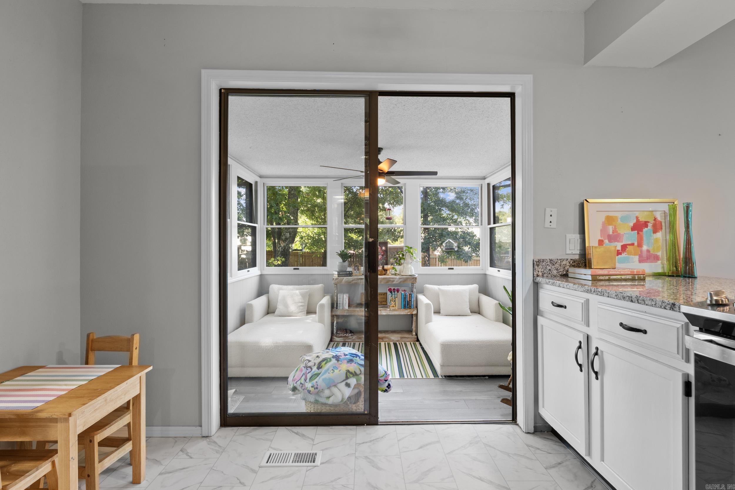 MOUNTAIN ACRES - Residential