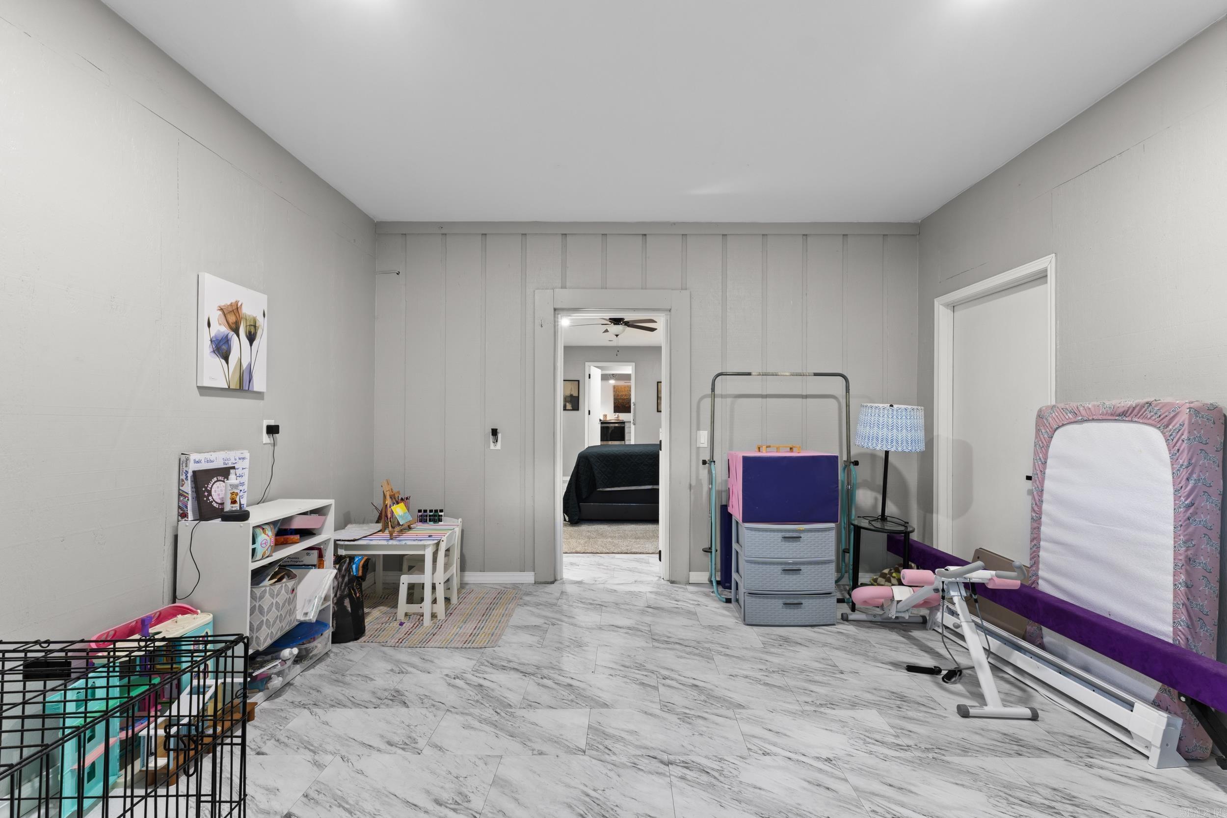 MOUNTAIN ACRES - Residential