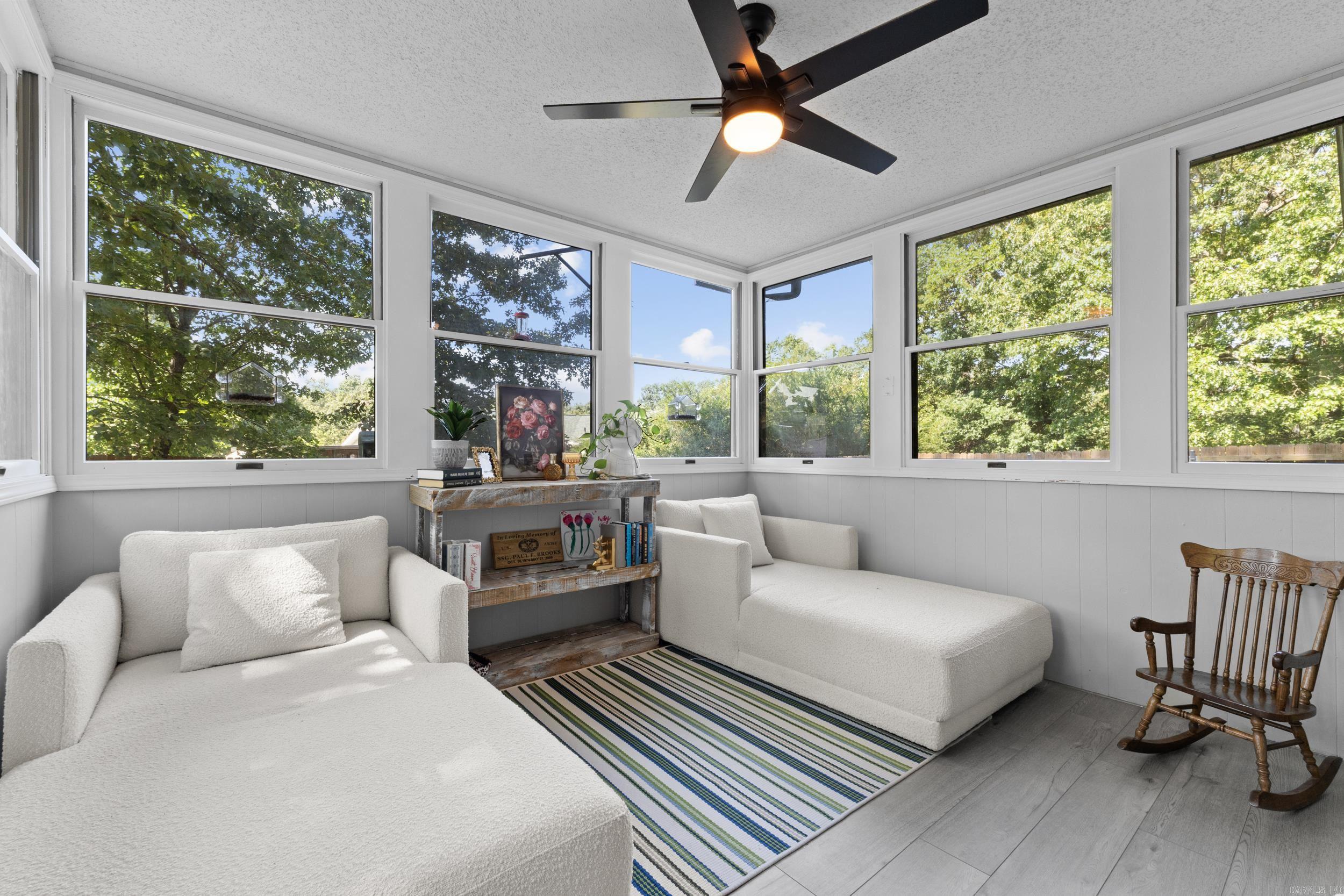 MOUNTAIN ACRES - Residential