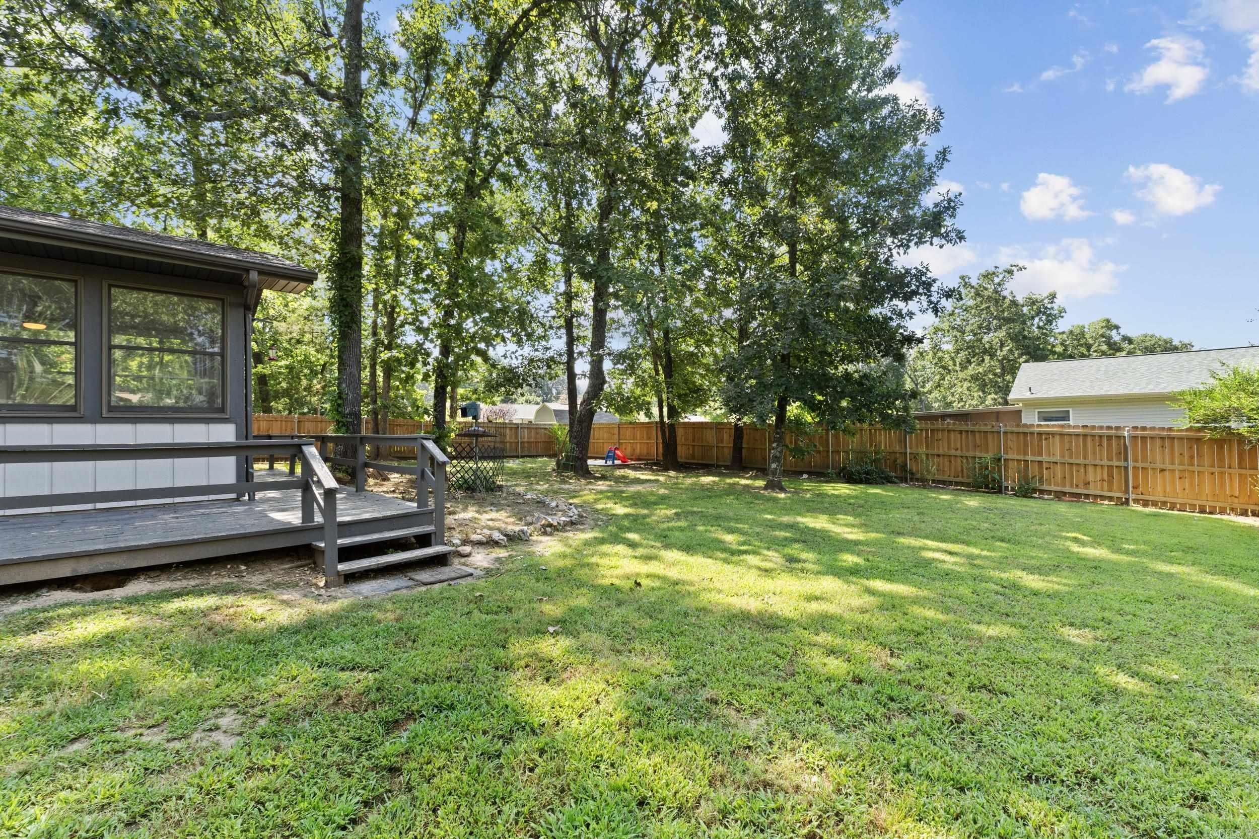 MOUNTAIN ACRES - Residential