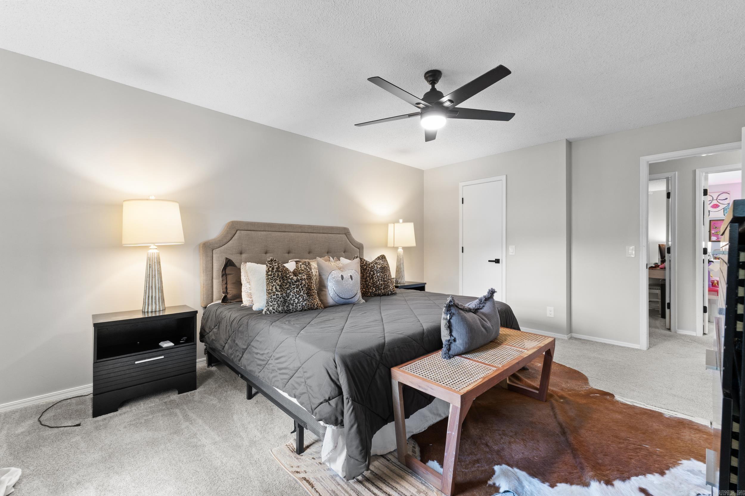 MOUNTAIN ACRES - Residential