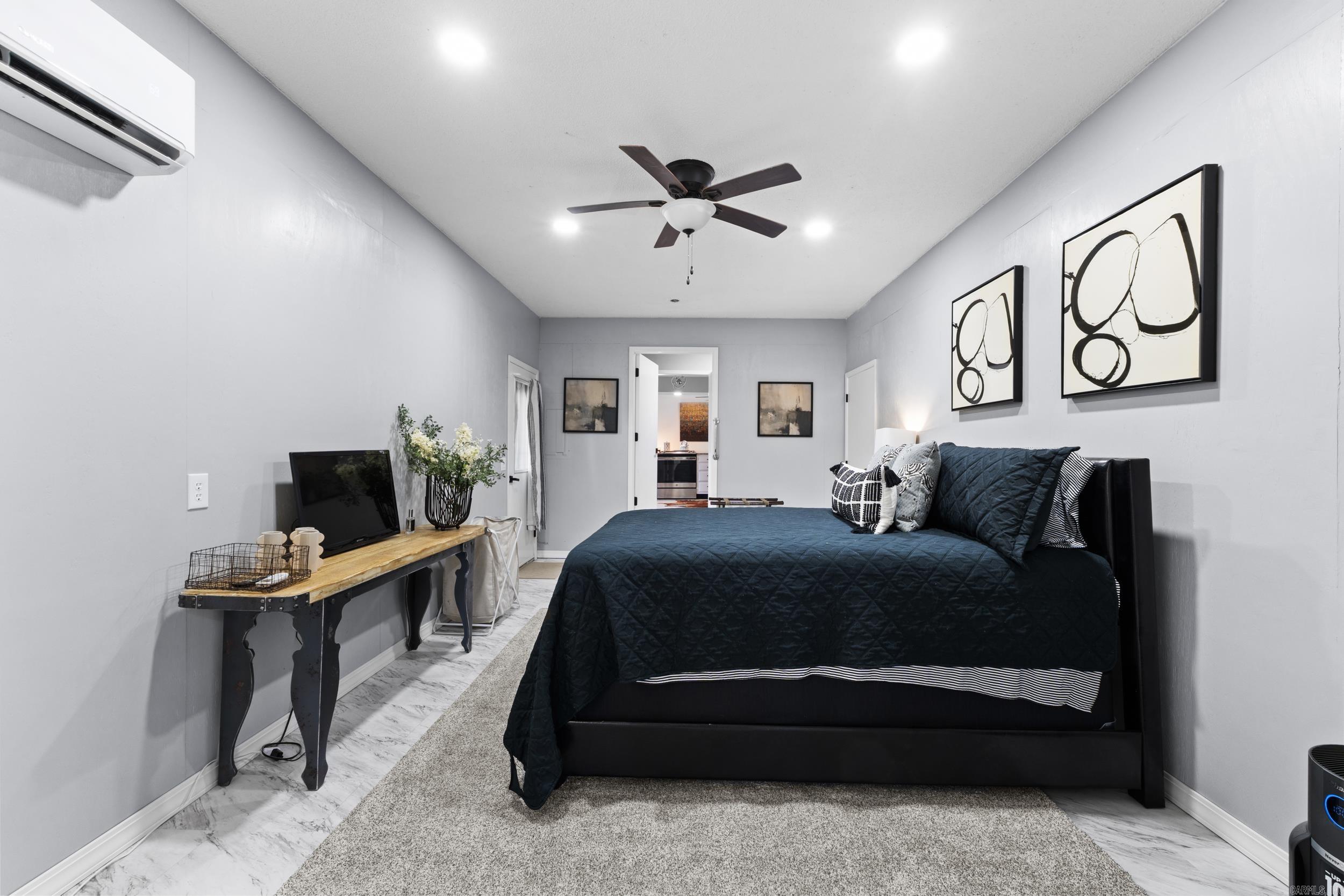 MOUNTAIN ACRES - Residential