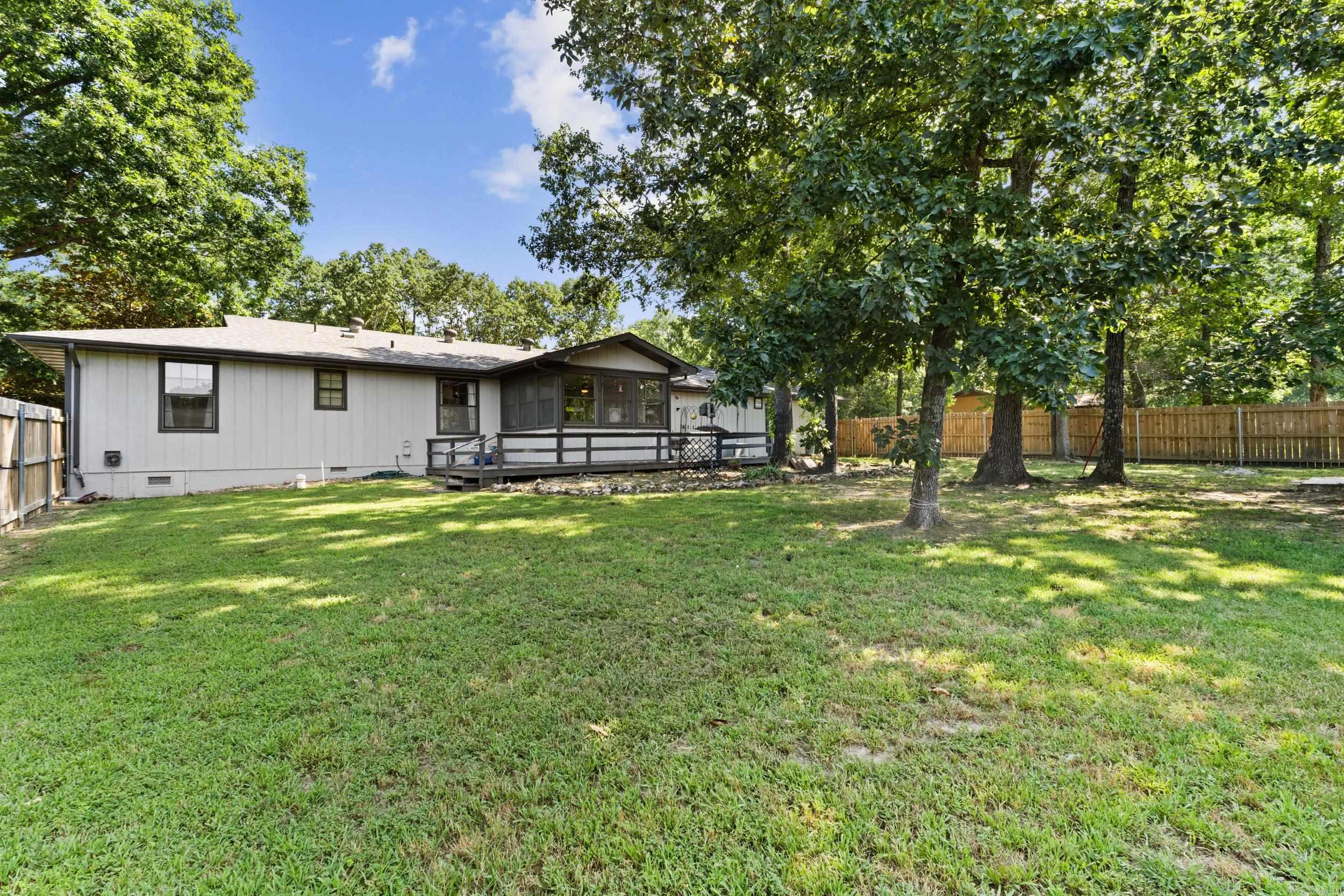 MOUNTAIN ACRES - Residential