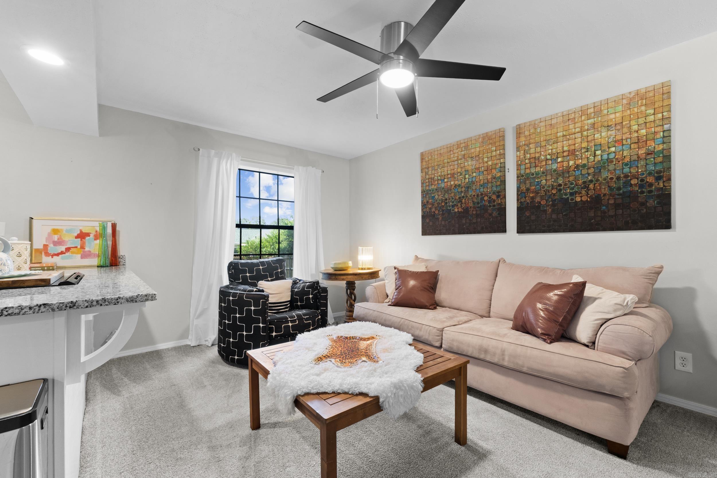 MOUNTAIN ACRES - Residential